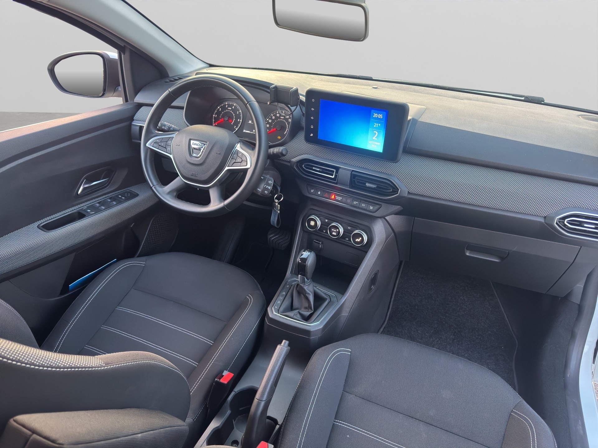 DACIA Sandero TCe 90 Comfort CVT-image-14