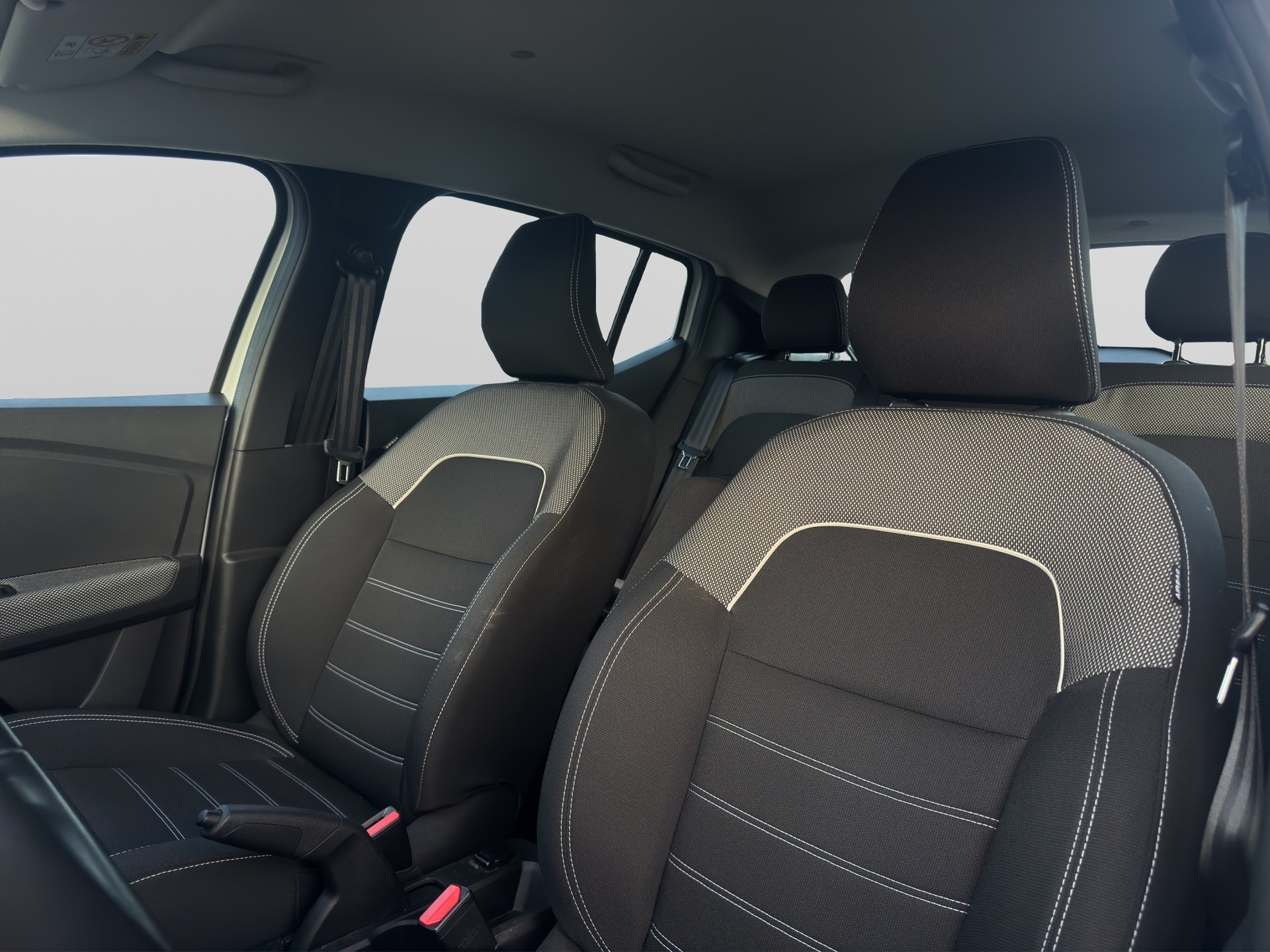 DACIA Sandero TCe 90 Comfort CVT-image-9