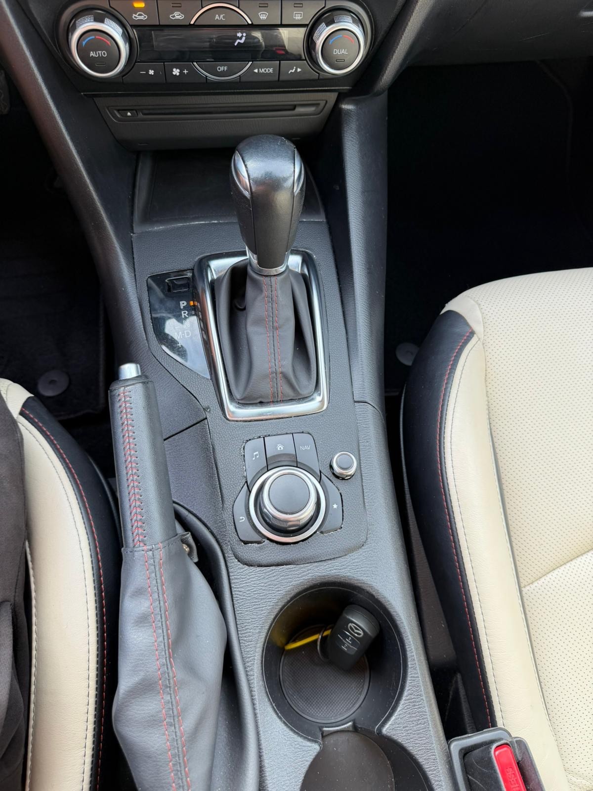 MAZDA 3 SKYACTIV-G 120 Revolution Automat-image-14