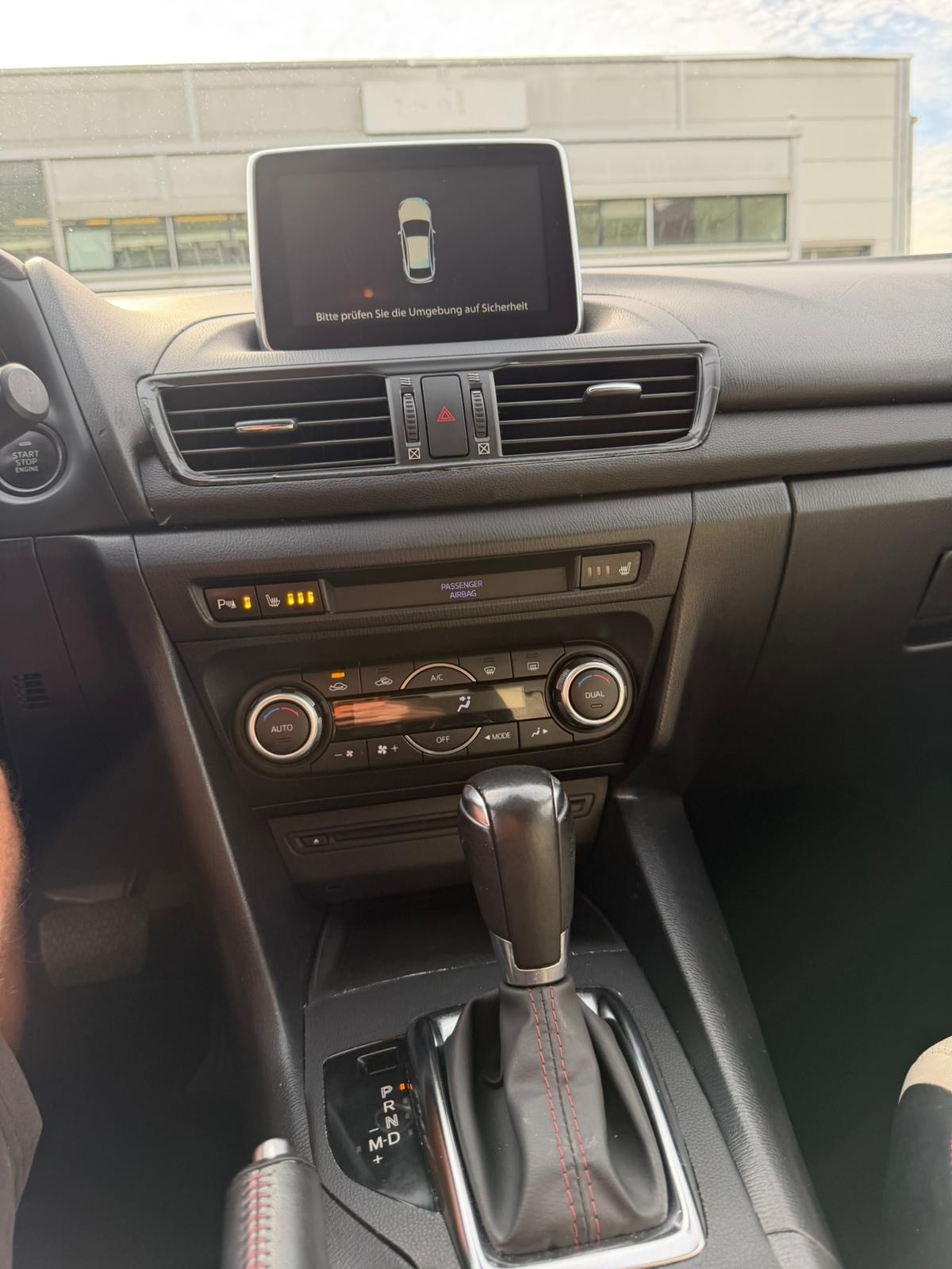 MAZDA 3 SKYACTIV-G 120 Revolution Automat-image-22