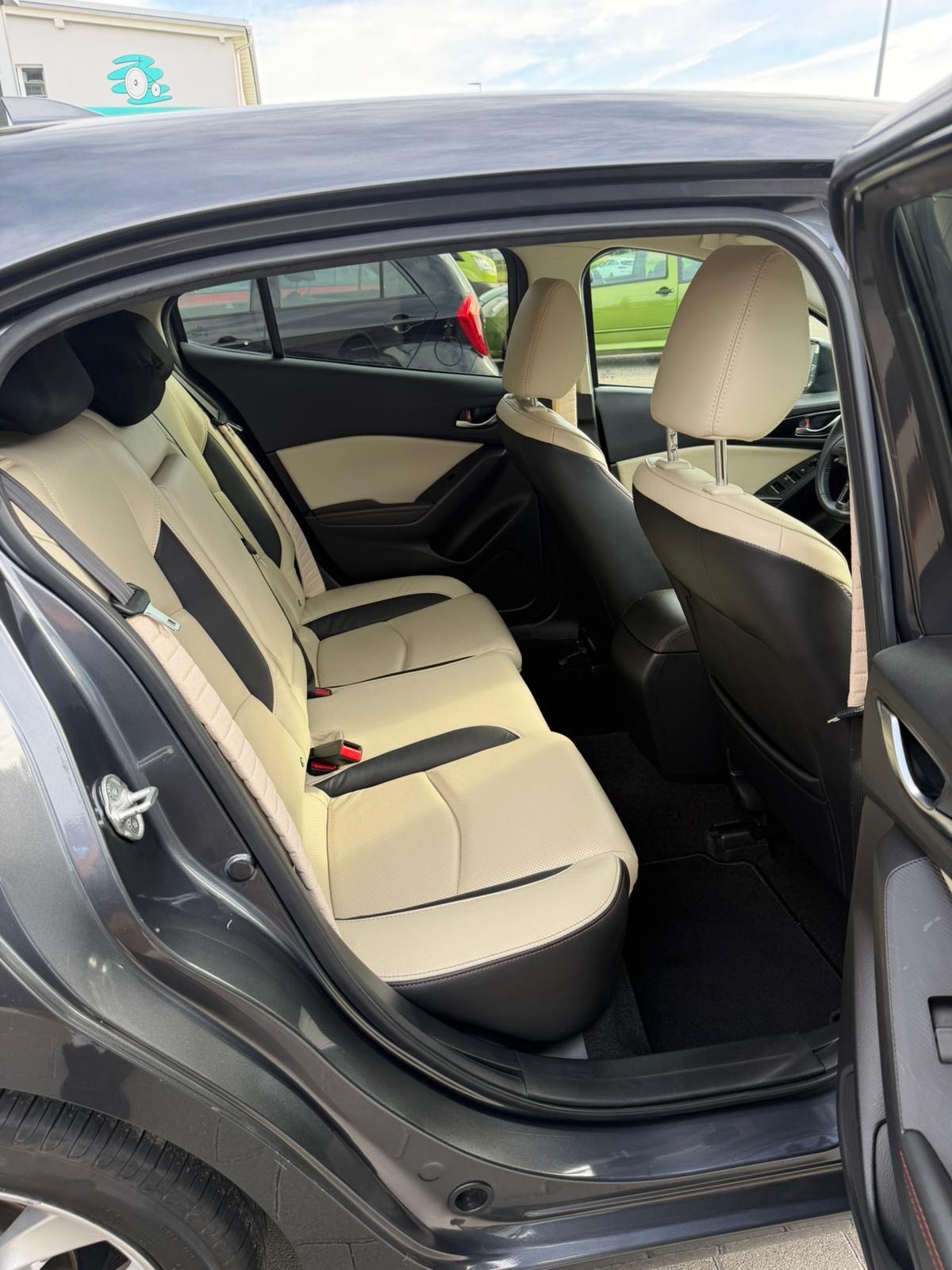 MAZDA 3 SKYACTIV-G 120 Revolution Automat-image-17