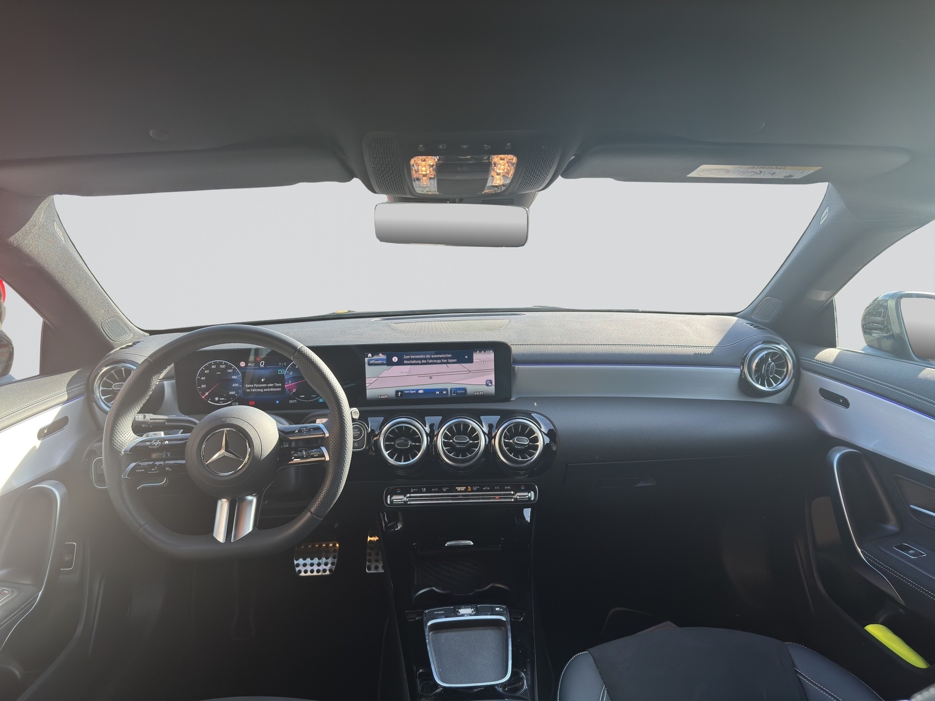 MERCEDES-BENZ CLA 200 AMG Edition Night 7G-DCT-image-2