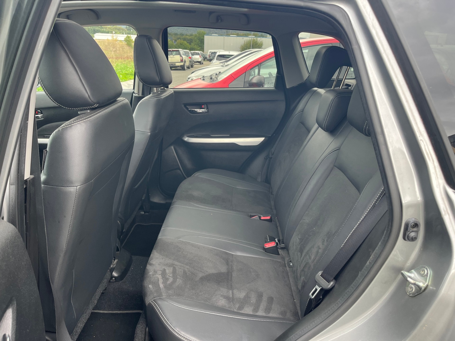 SUZUKI Vitara 1.6 TD Tradizio Top TCSS-image-9