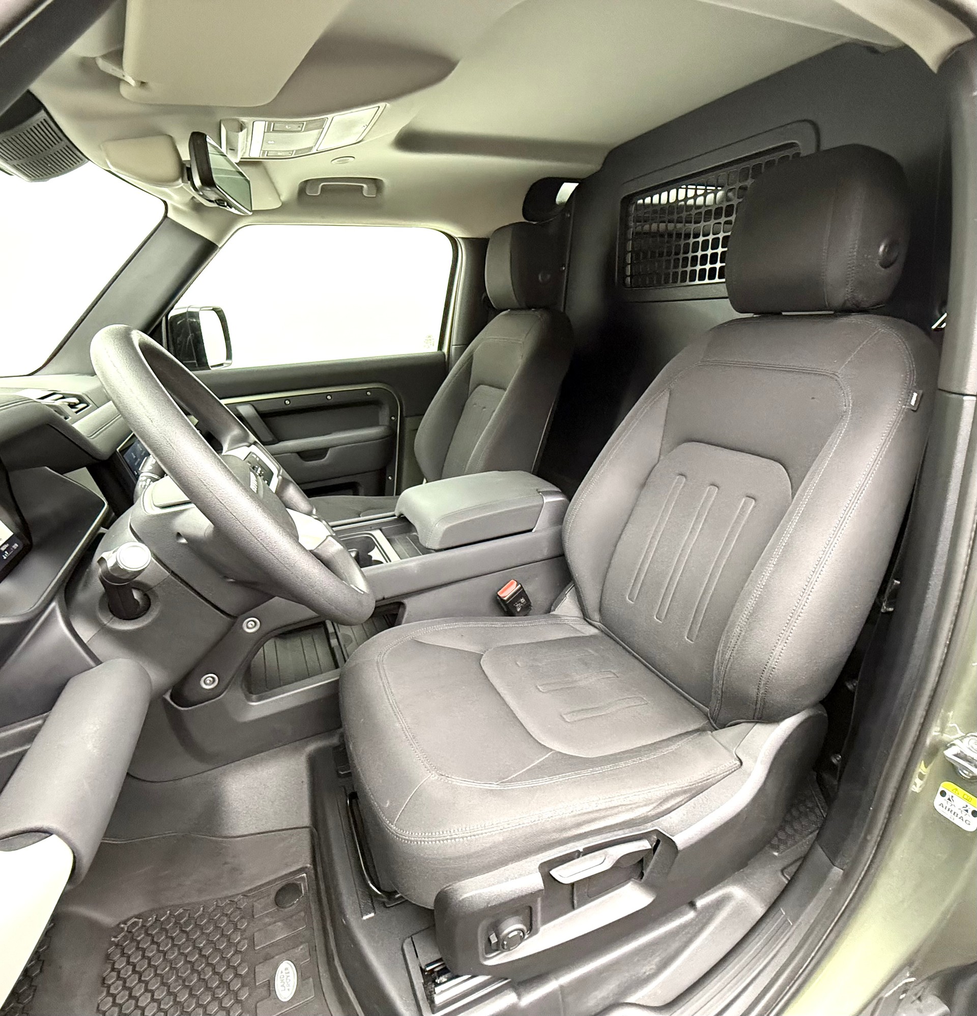LAND ROVER Defender 110 3.0 D I6 200 S AWD AT8-image-8