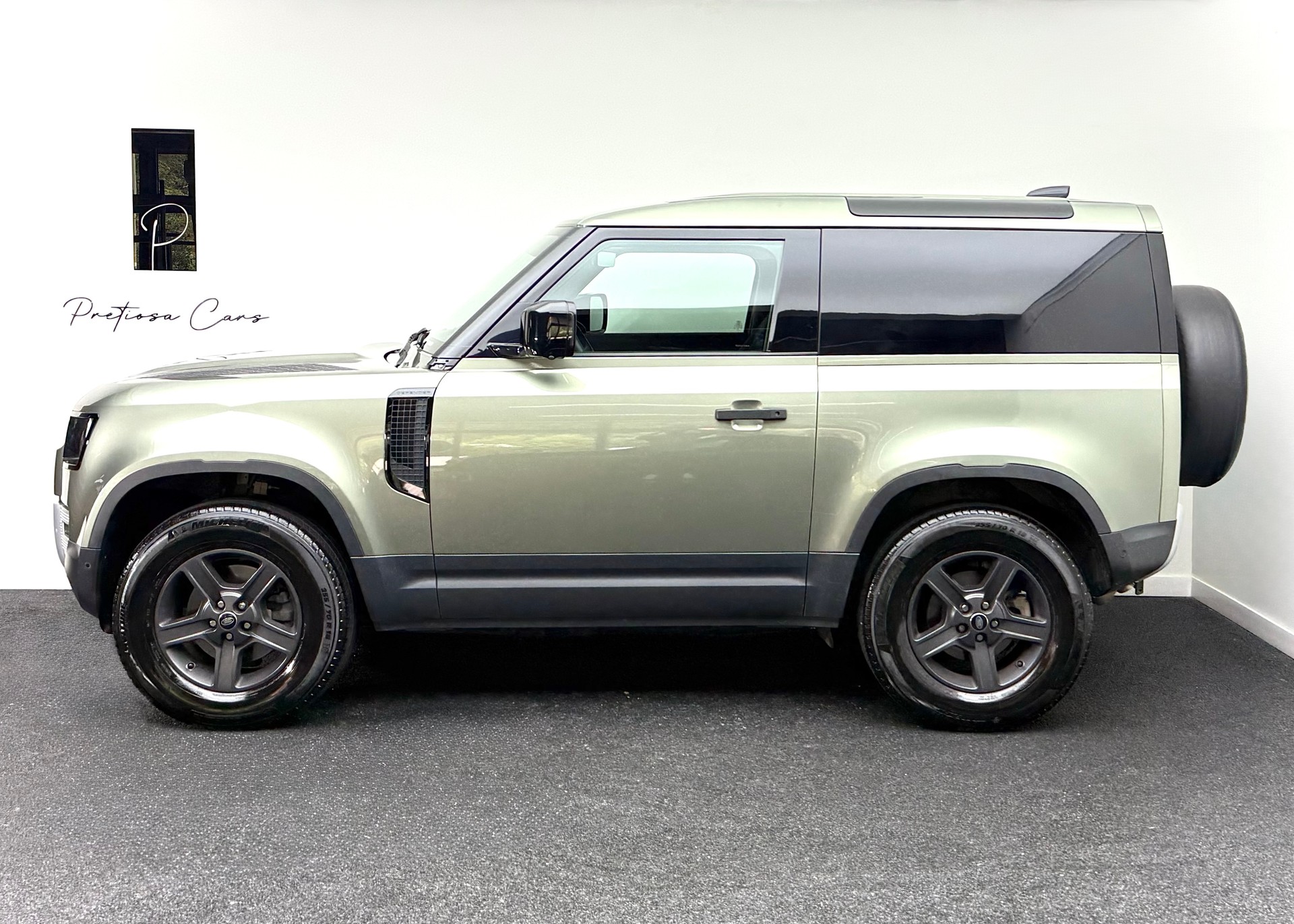 LAND ROVER Defender 110 3.0 D I6 200 S AWD AT8-image-3