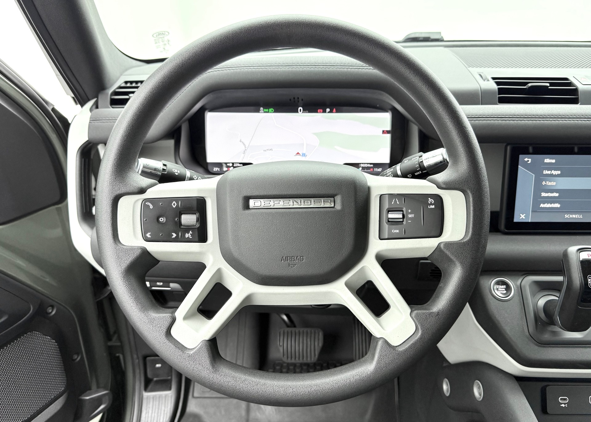 LAND ROVER Defender 110 3.0 D I6 200 S AWD AT8-image-11