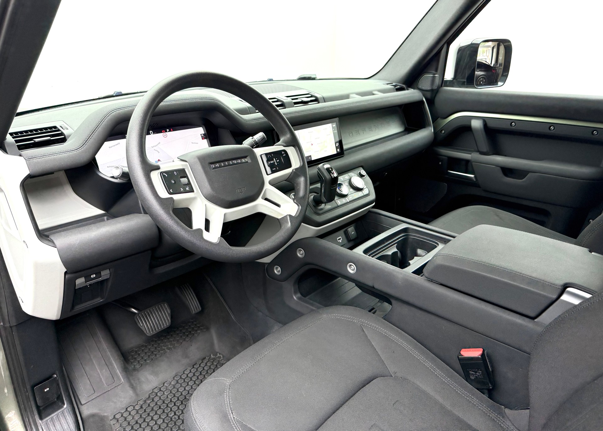 LAND ROVER Defender 110 3.0 D I6 200 S AWD AT8-image-7