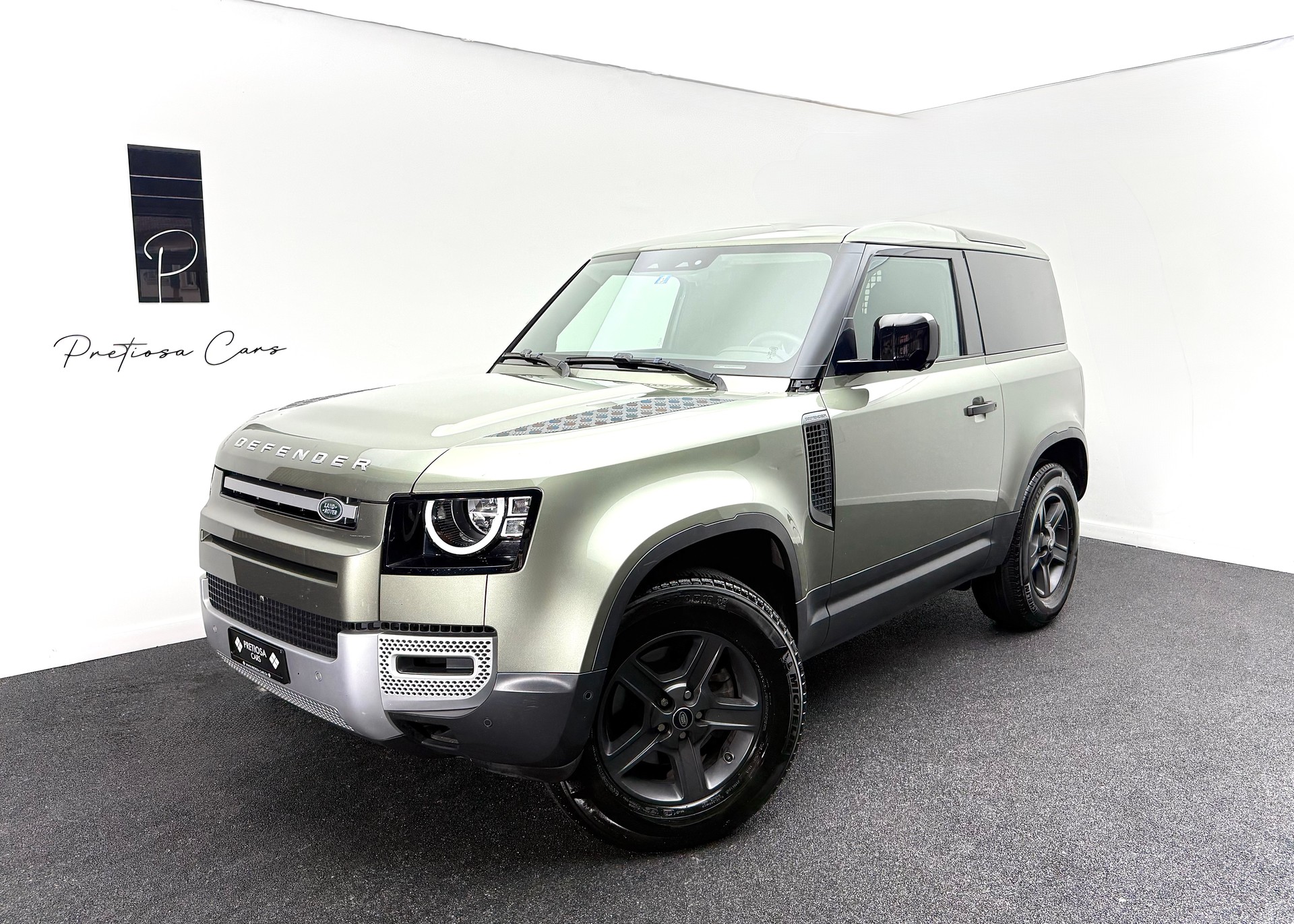 LAND ROVER Defender 110 3.0 D I6 200 S AWD AT8-image-0