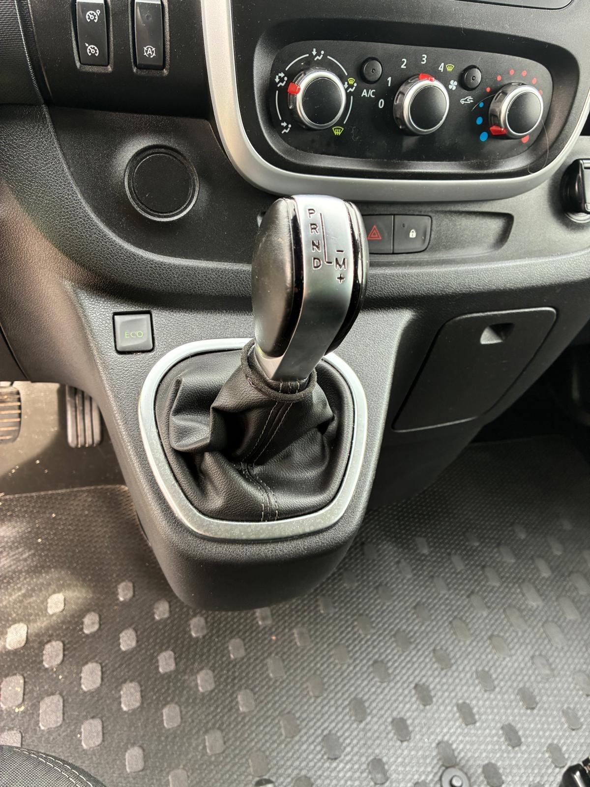 RENAULT Trafic Blue dCi 170 EDC Grand Spaceclass-image-7