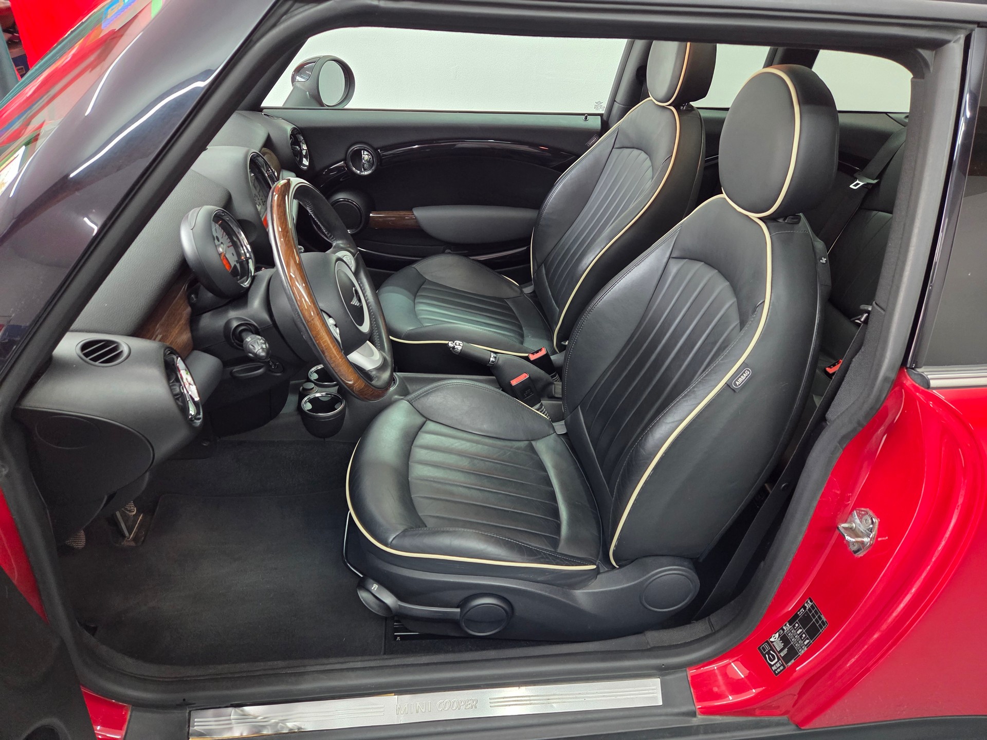 MINI Clubman Cooper-image-9