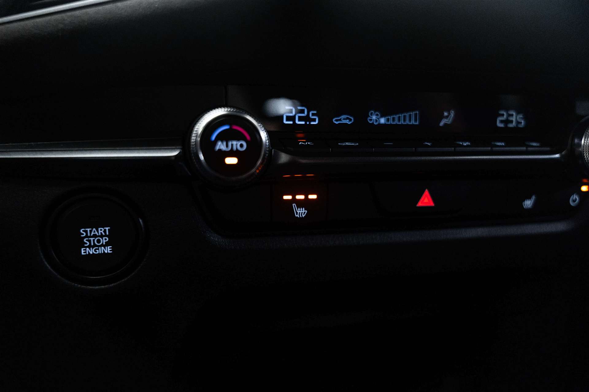 MAZDA MAZDA CX-30 SKYACTIV-G 140 MHEV Nagisa Automat-image-25