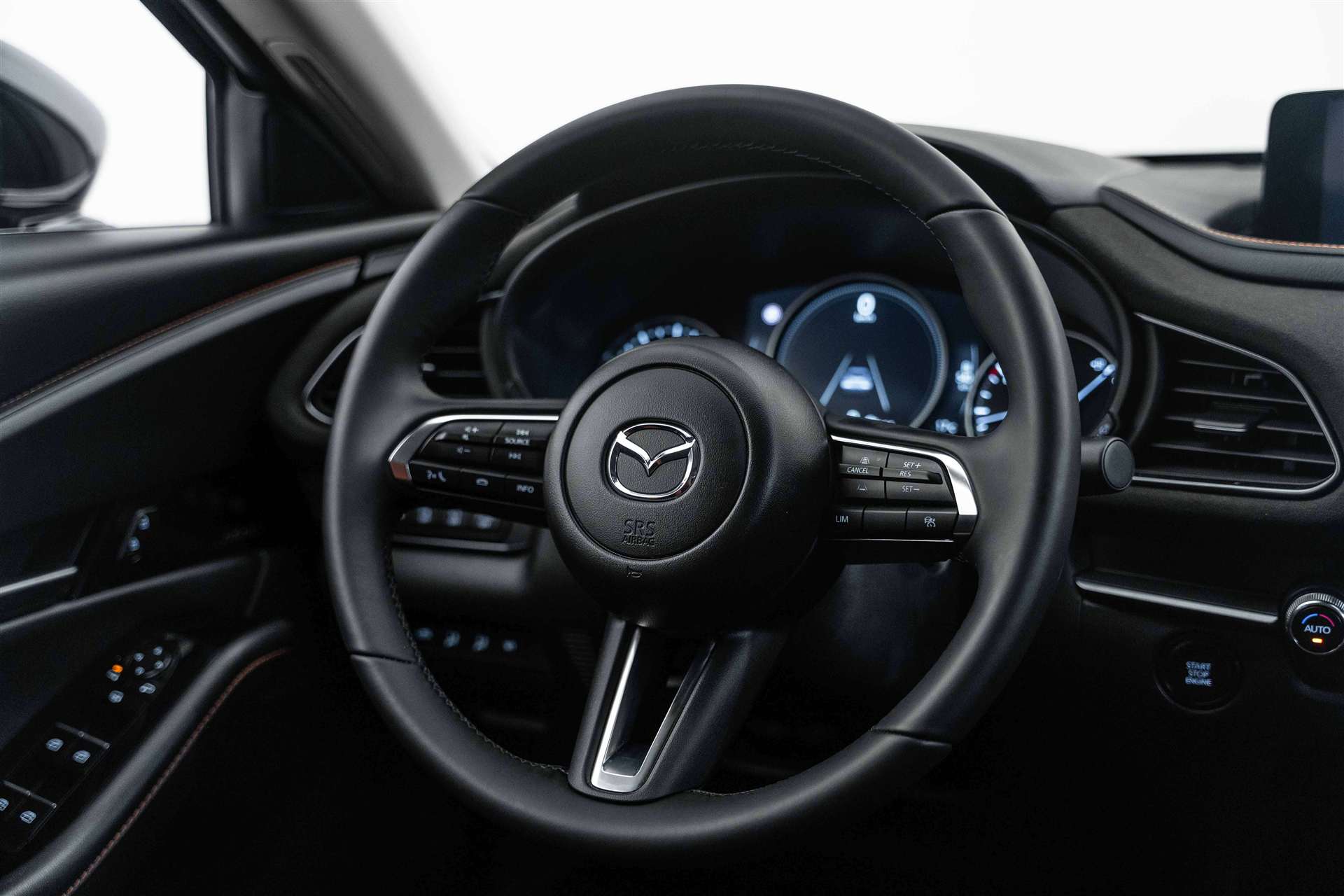MAZDA MAZDA CX-30 SKYACTIV-G 140 MHEV Nagisa Automat-image-11