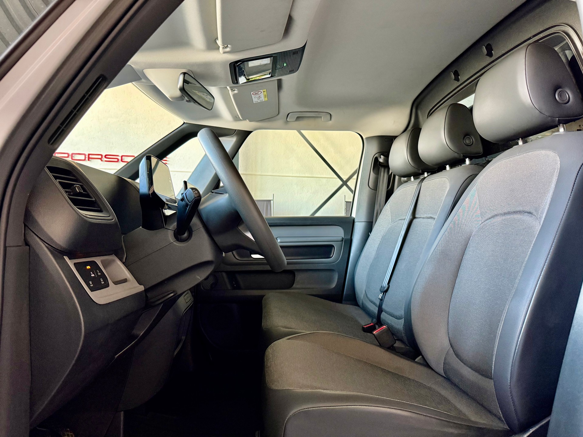 VW ID. Buzz Cargo 77 kWh Pro – 204PS / AHK-image-8