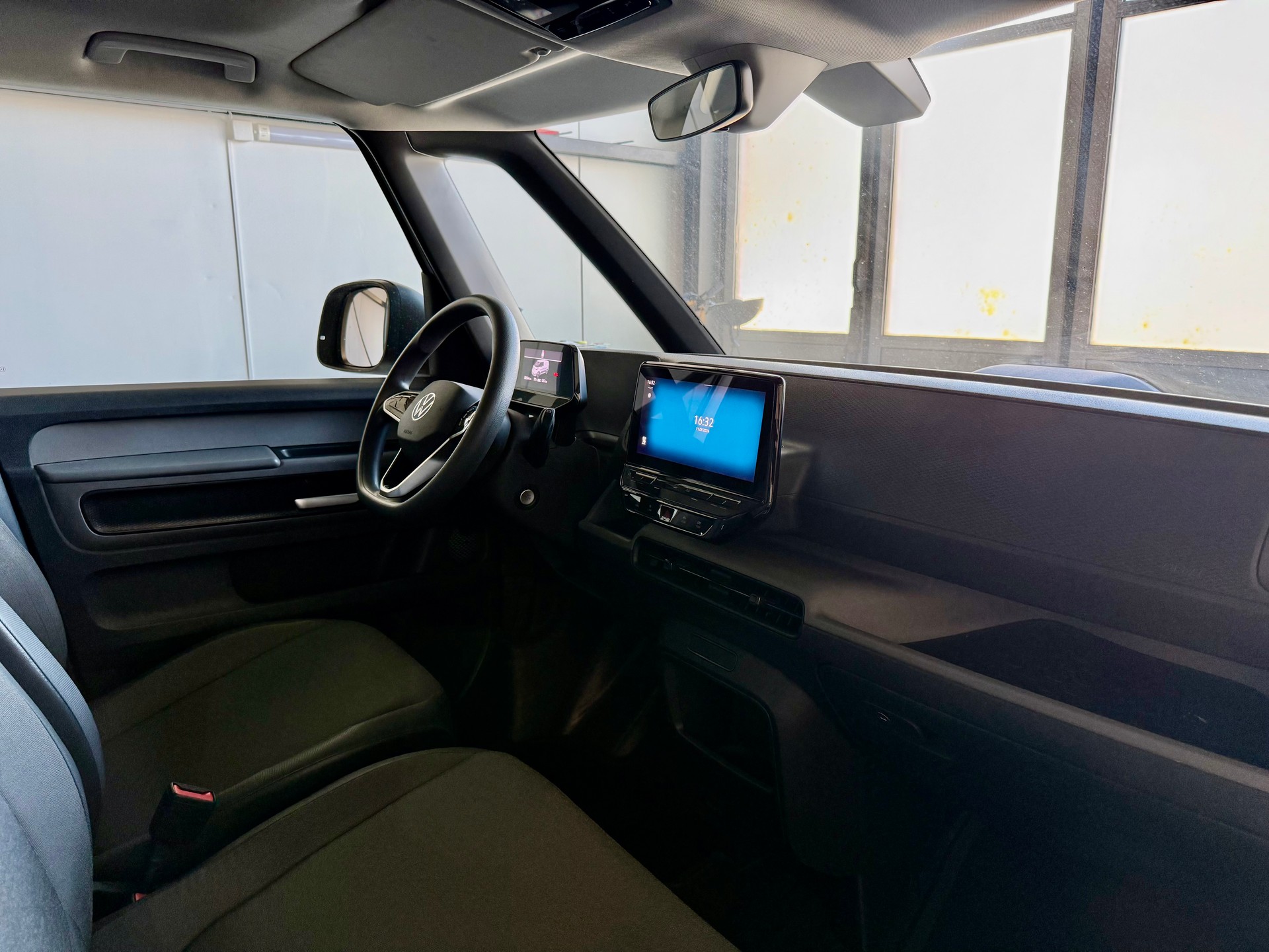 VW ID. Buzz Cargo 77 kWh Pro – 204PS / AHK-image-7
