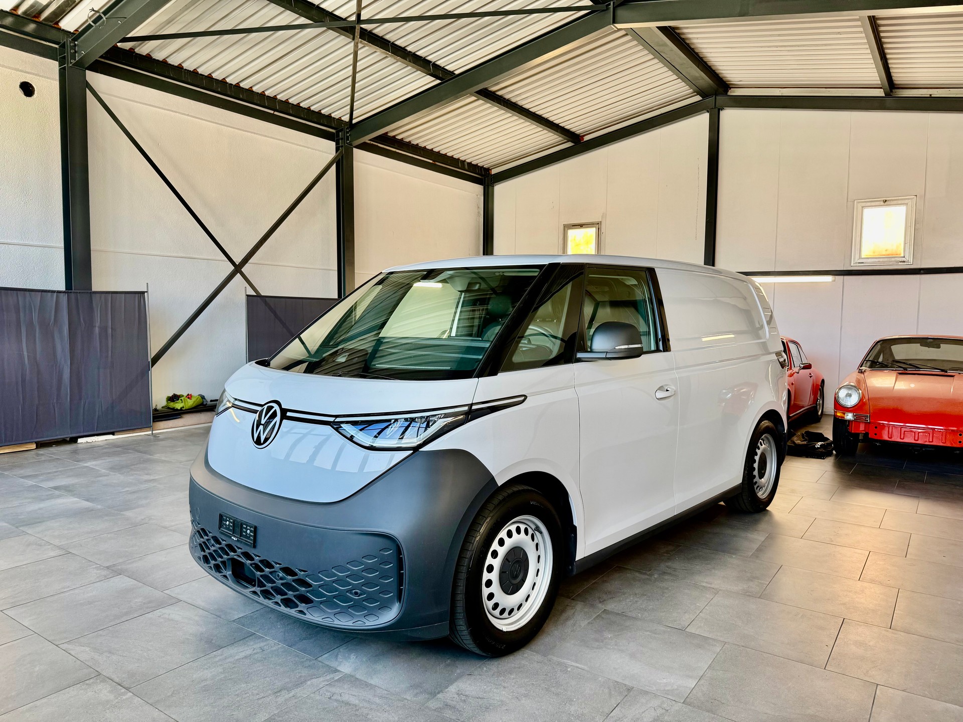 VW ID. Buzz Cargo 77 kWh Pro – 204PS / AHK-image-2
