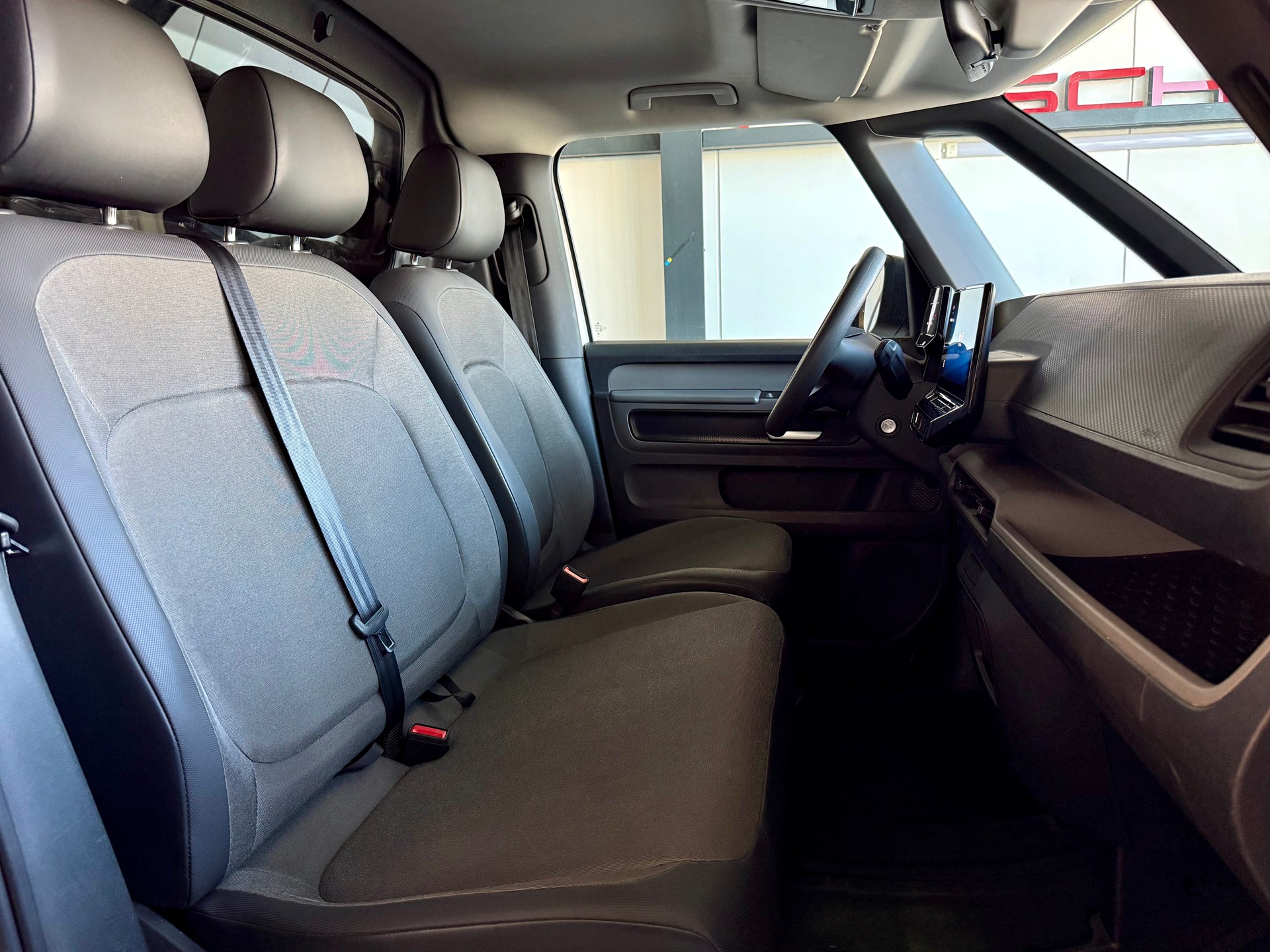 VW ID. Buzz Cargo 77 kWh Pro – 204PS / AHK-image-9