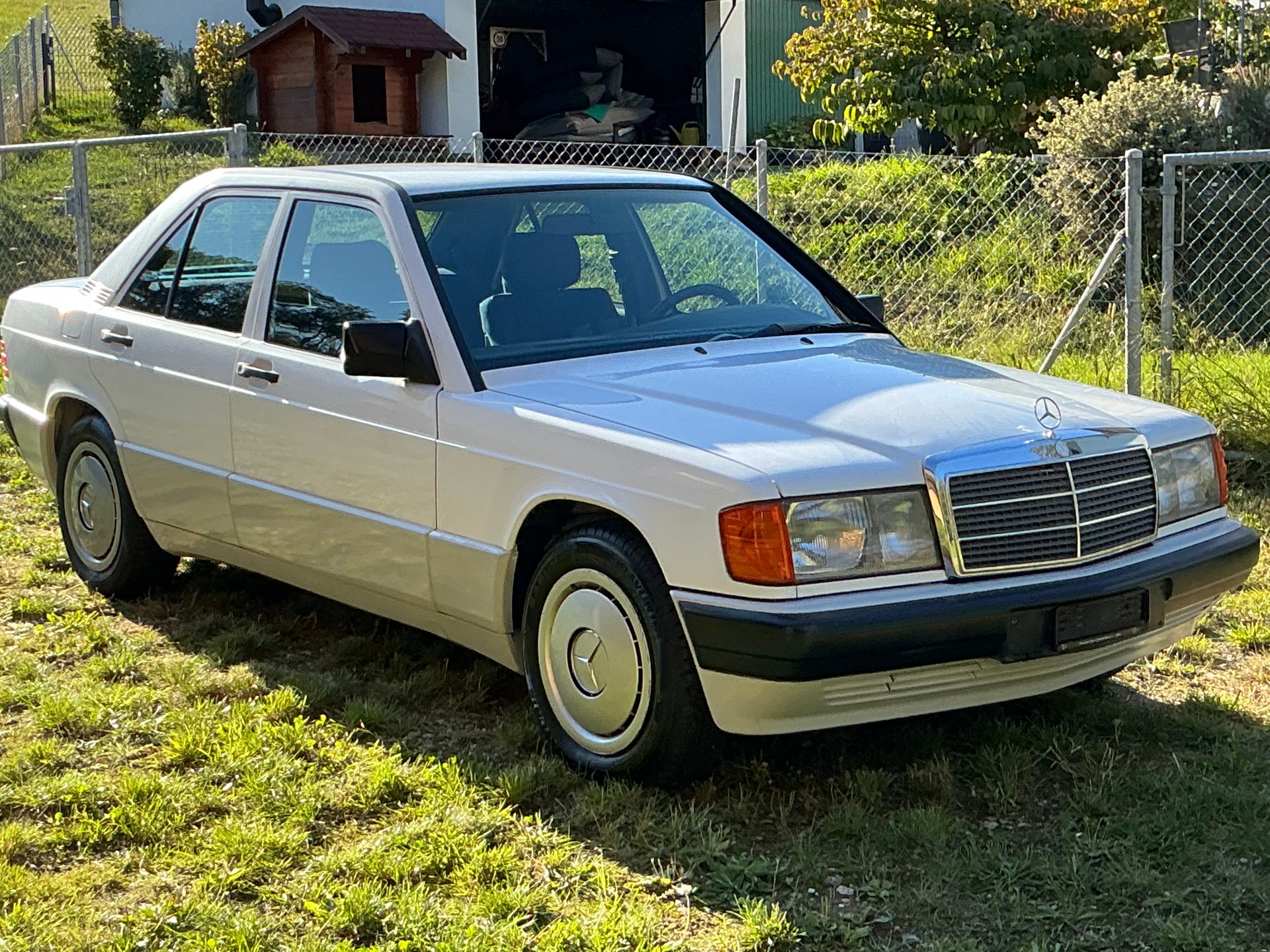 MERCEDES-BENZ 190 E 1.8-image-0