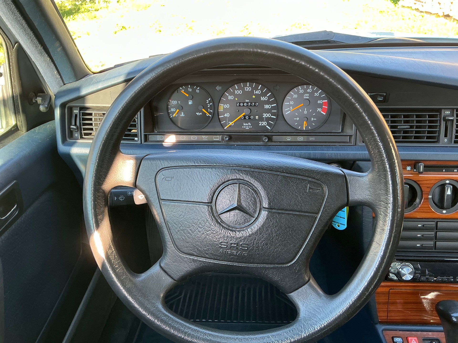 MERCEDES-BENZ 190 E 1.8-image-5