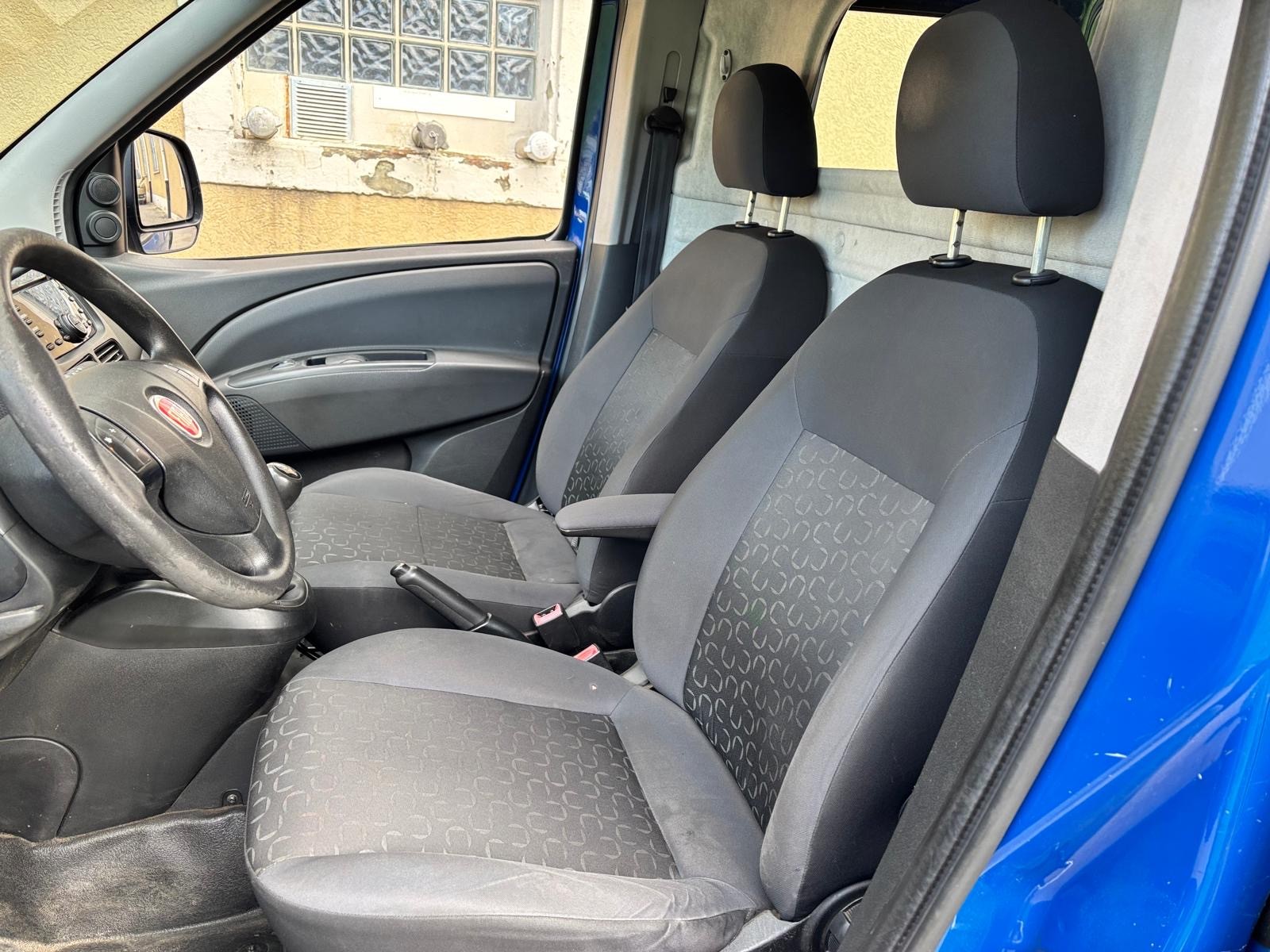 FIAT DOBLO-image-12