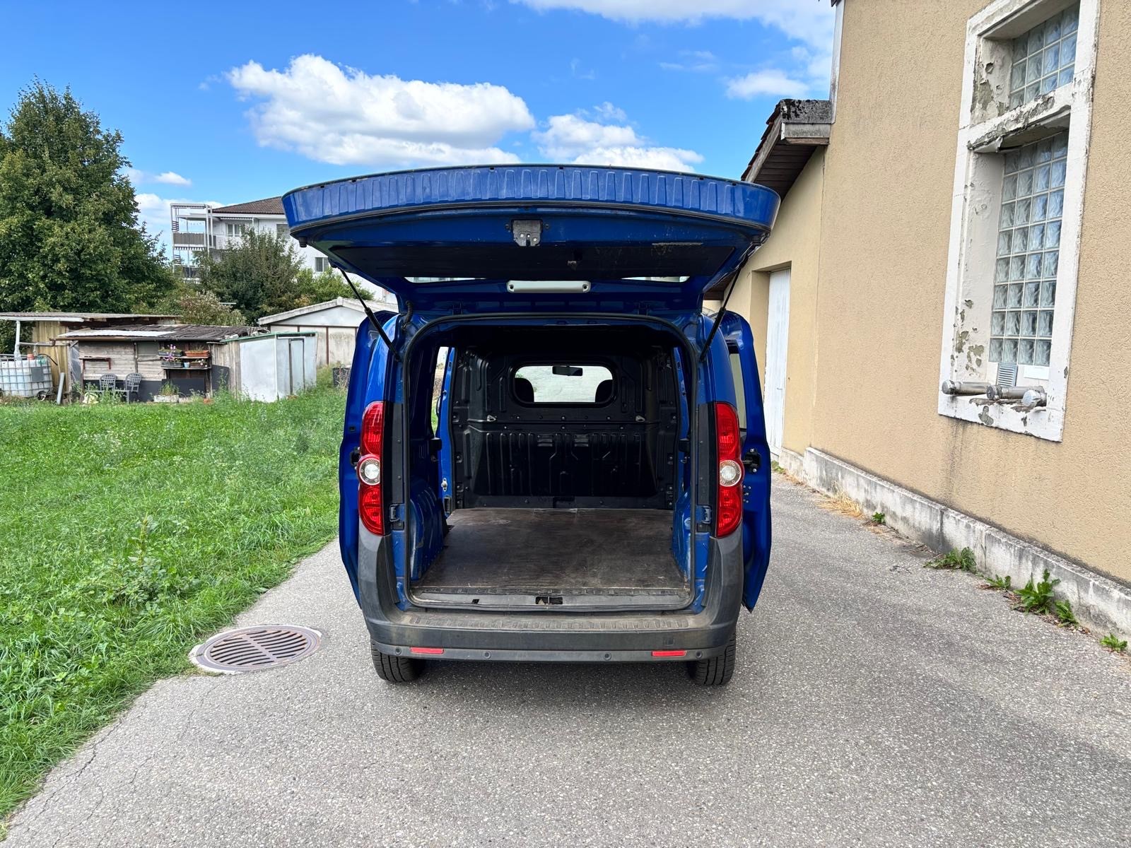 FIAT DOBLO-image-10