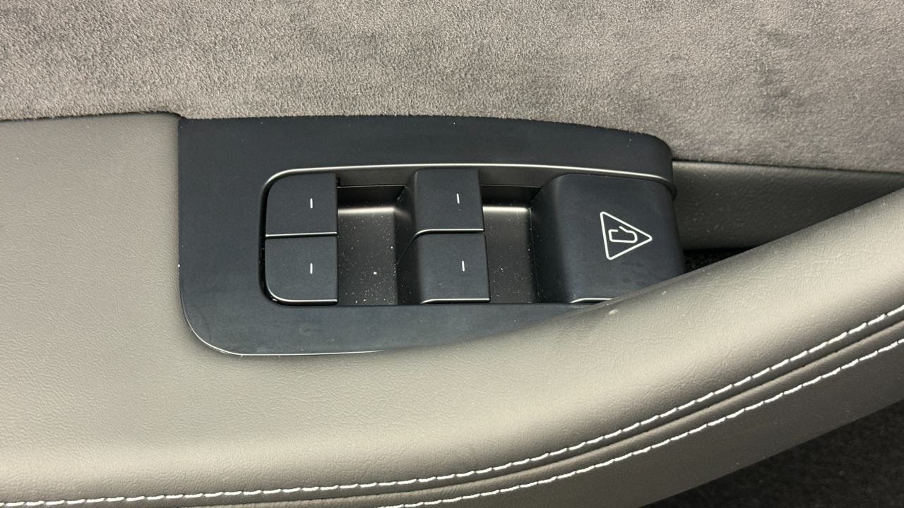 TESLA Model 3 Long Range Dual Motor AWD-image-8
