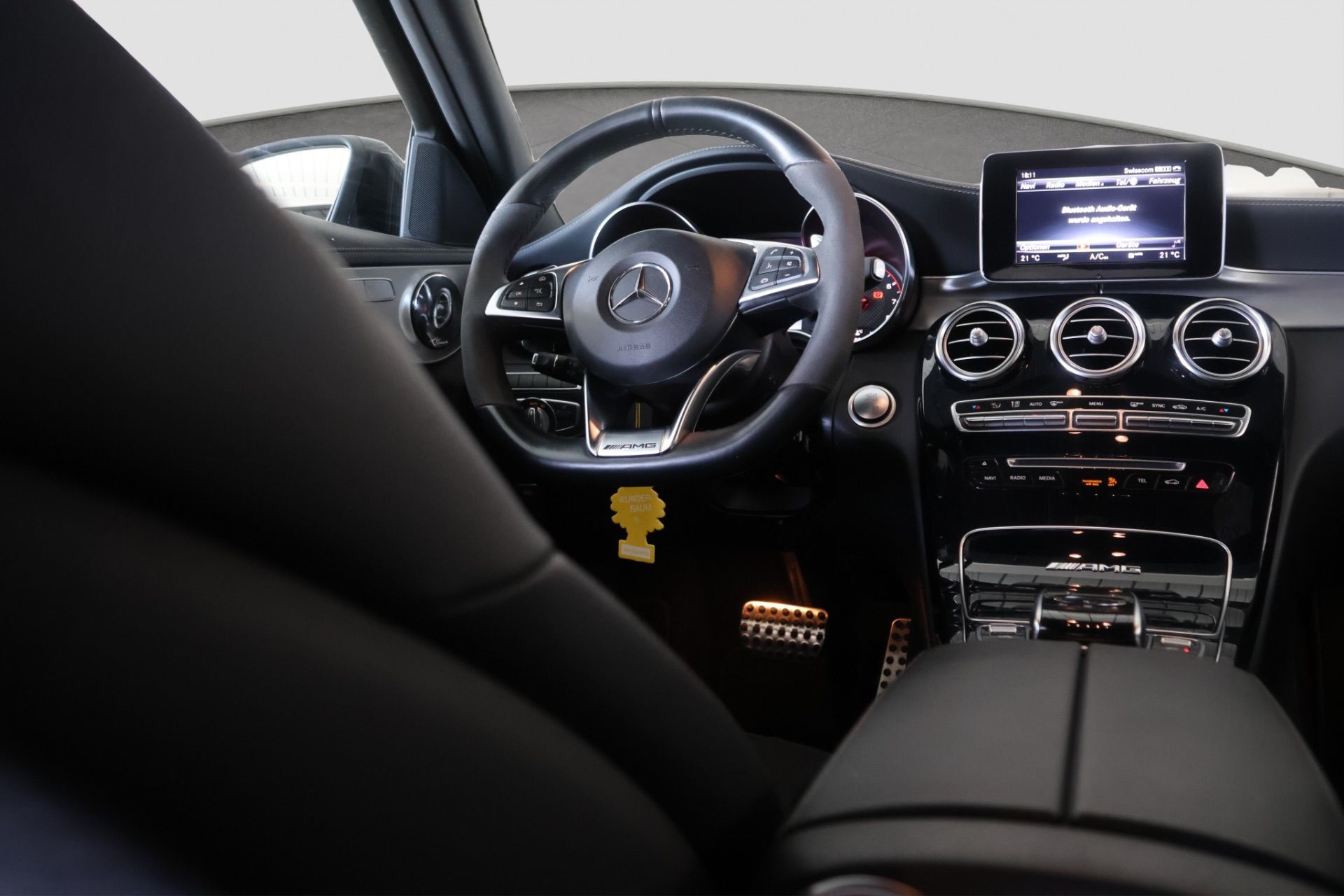 MERCEDES-BENZ C 63 AMG S-image-7