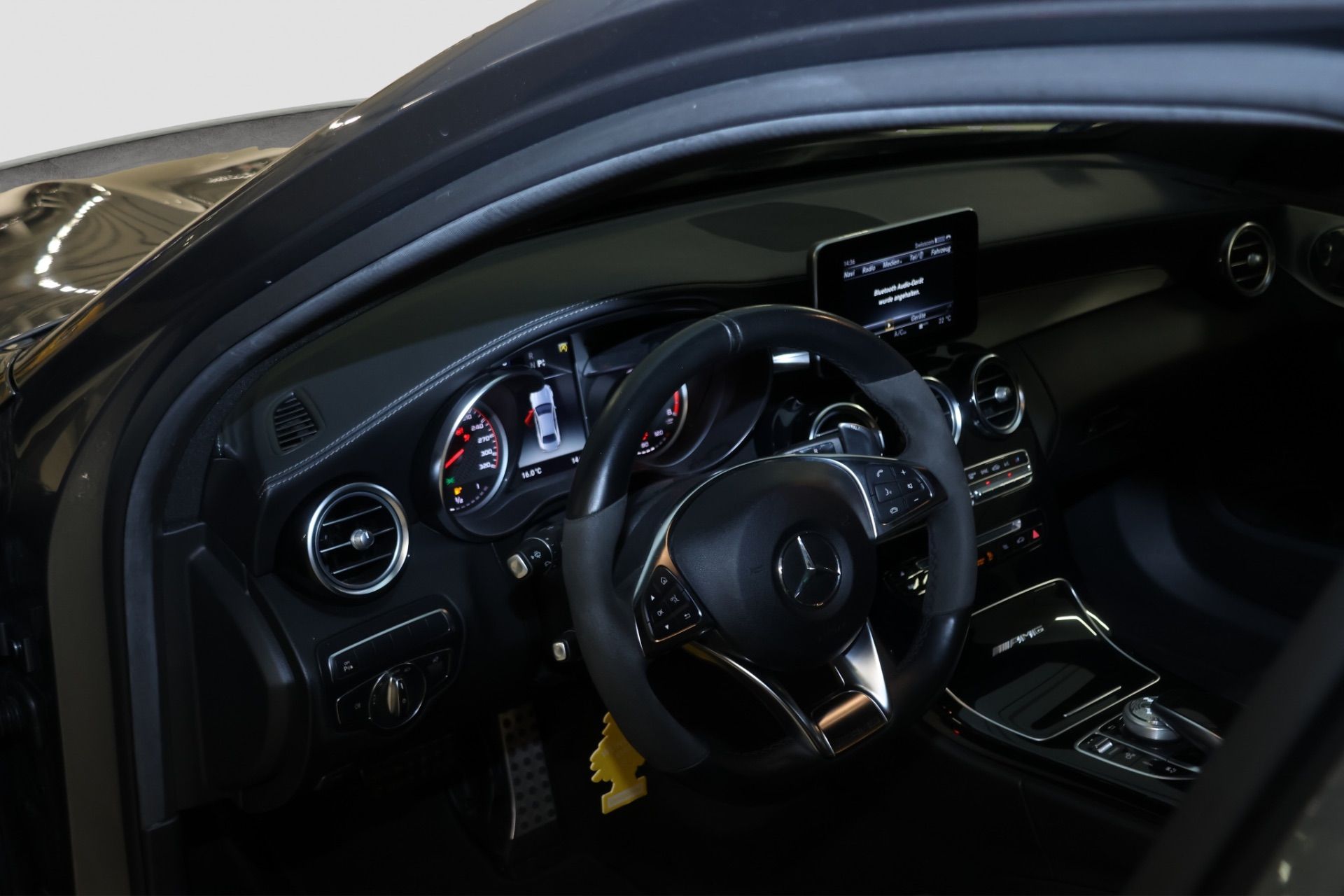 MERCEDES-BENZ C 63 AMG S-image-6