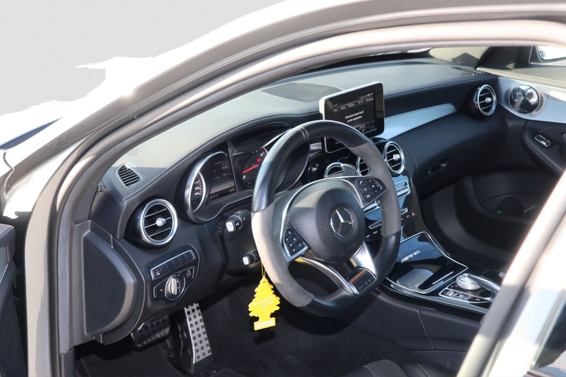 MERCEDES-BENZ C 63 AMG S-image-6
