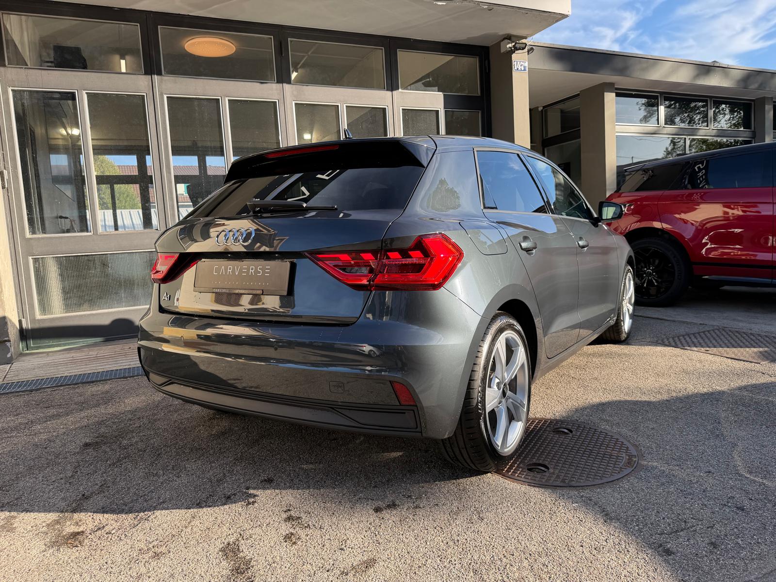 AUDI A1 Sportback 1.0 30 TFSI Attraction S-Tronic-image-3