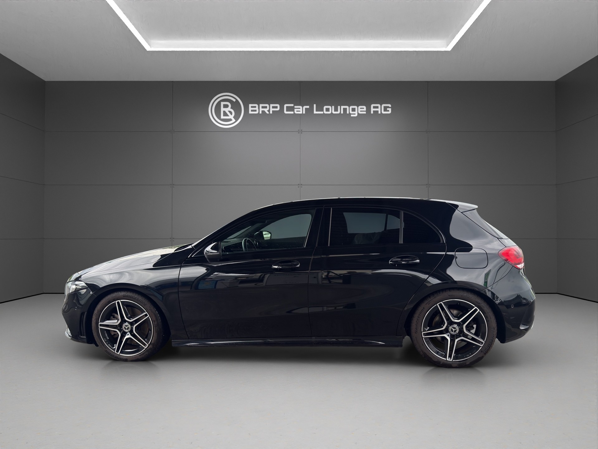 MERCEDES-BENZ A 250 AMG Line 7G-DCT-image-2