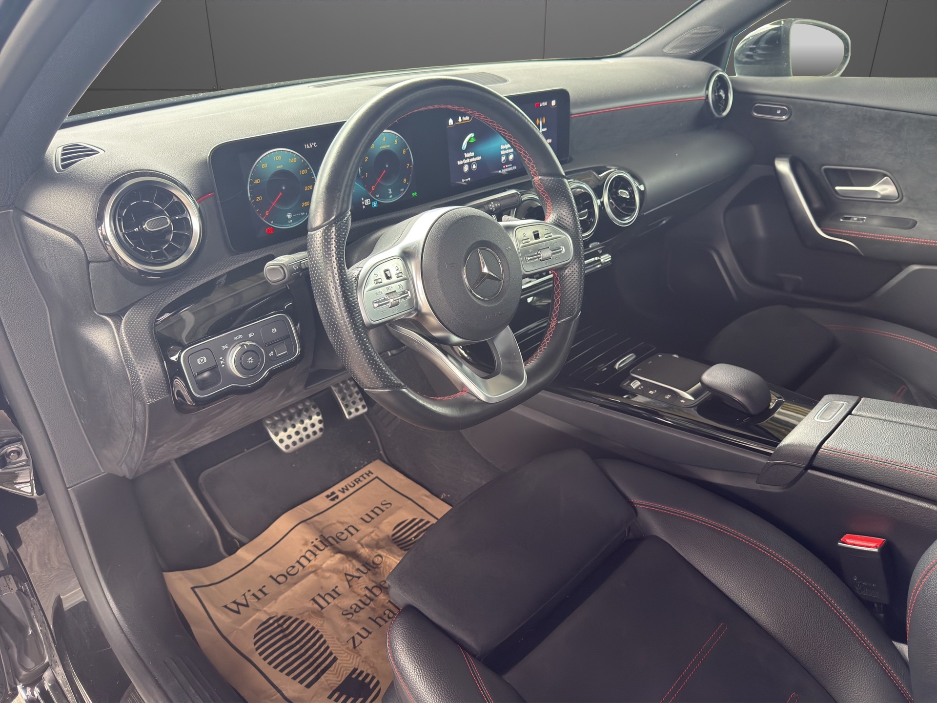 MERCEDES-BENZ A 250 AMG Line 7G-DCT-image-10