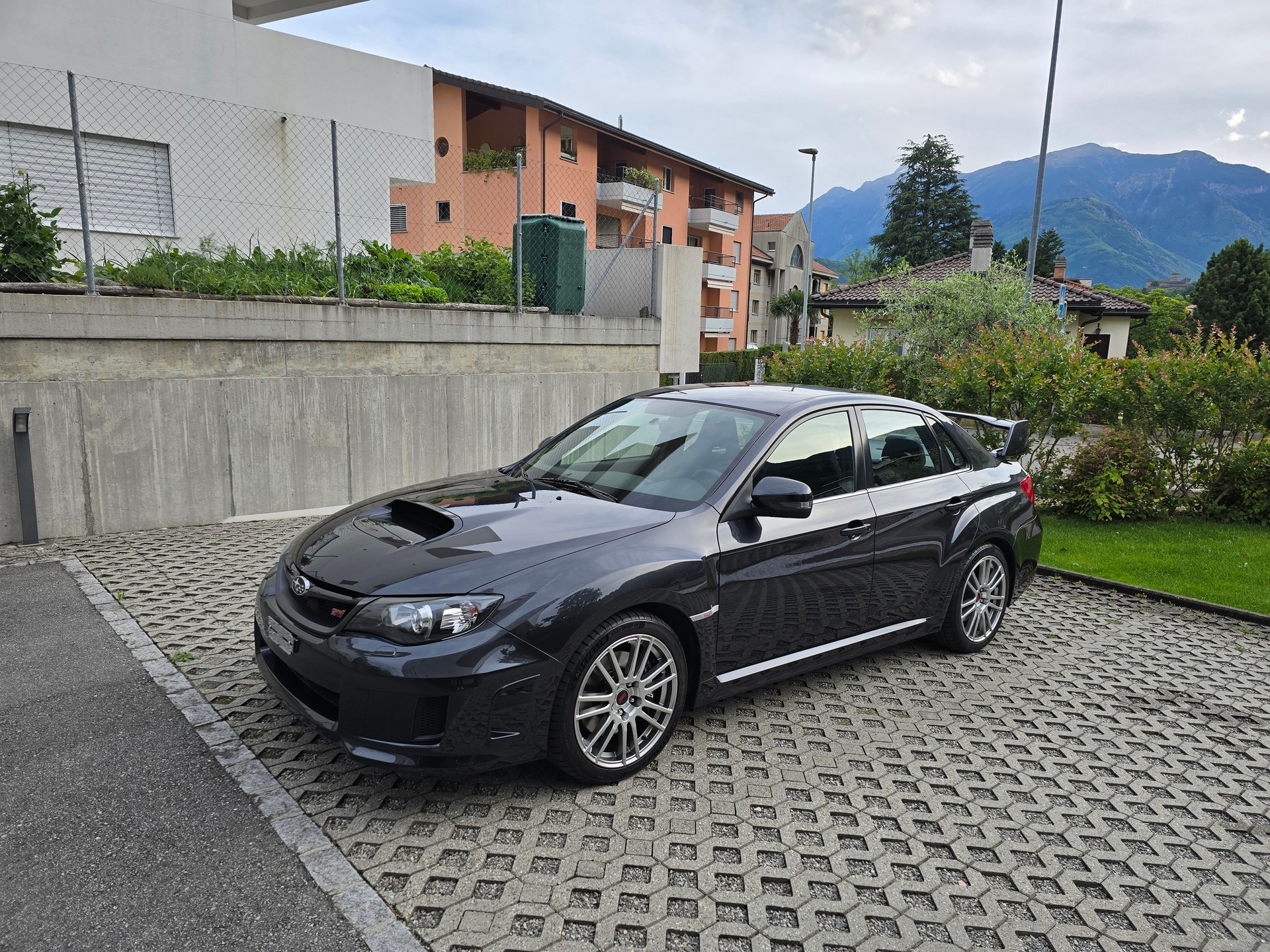SUBARU IMPREZA WRX STI-image-1