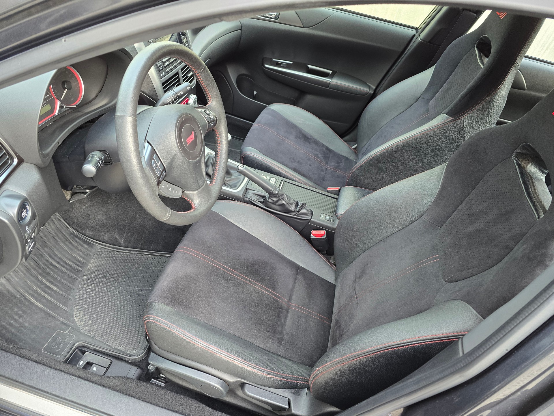 SUBARU IMPREZA WRX STI-image-9
