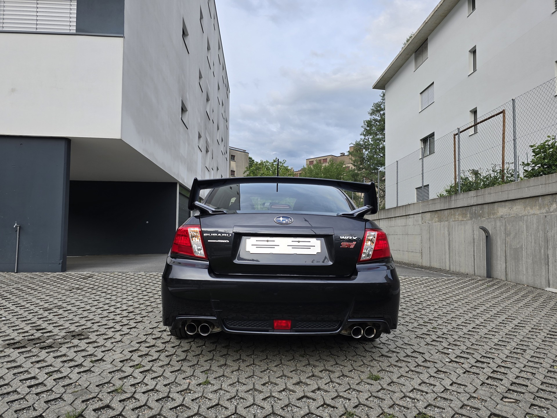 SUBARU IMPREZA WRX STI-image-2