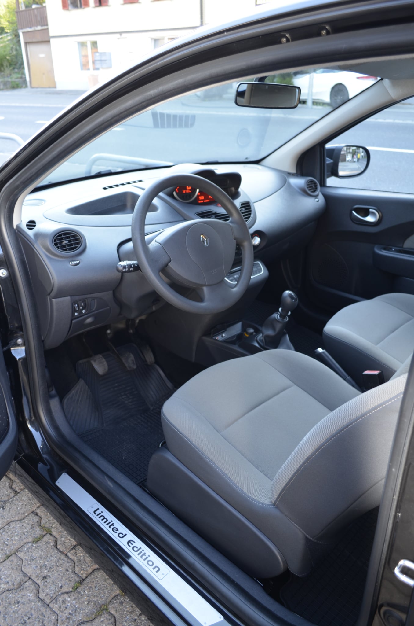 RENAULT Twingo 1.2 16V Expression-image-7