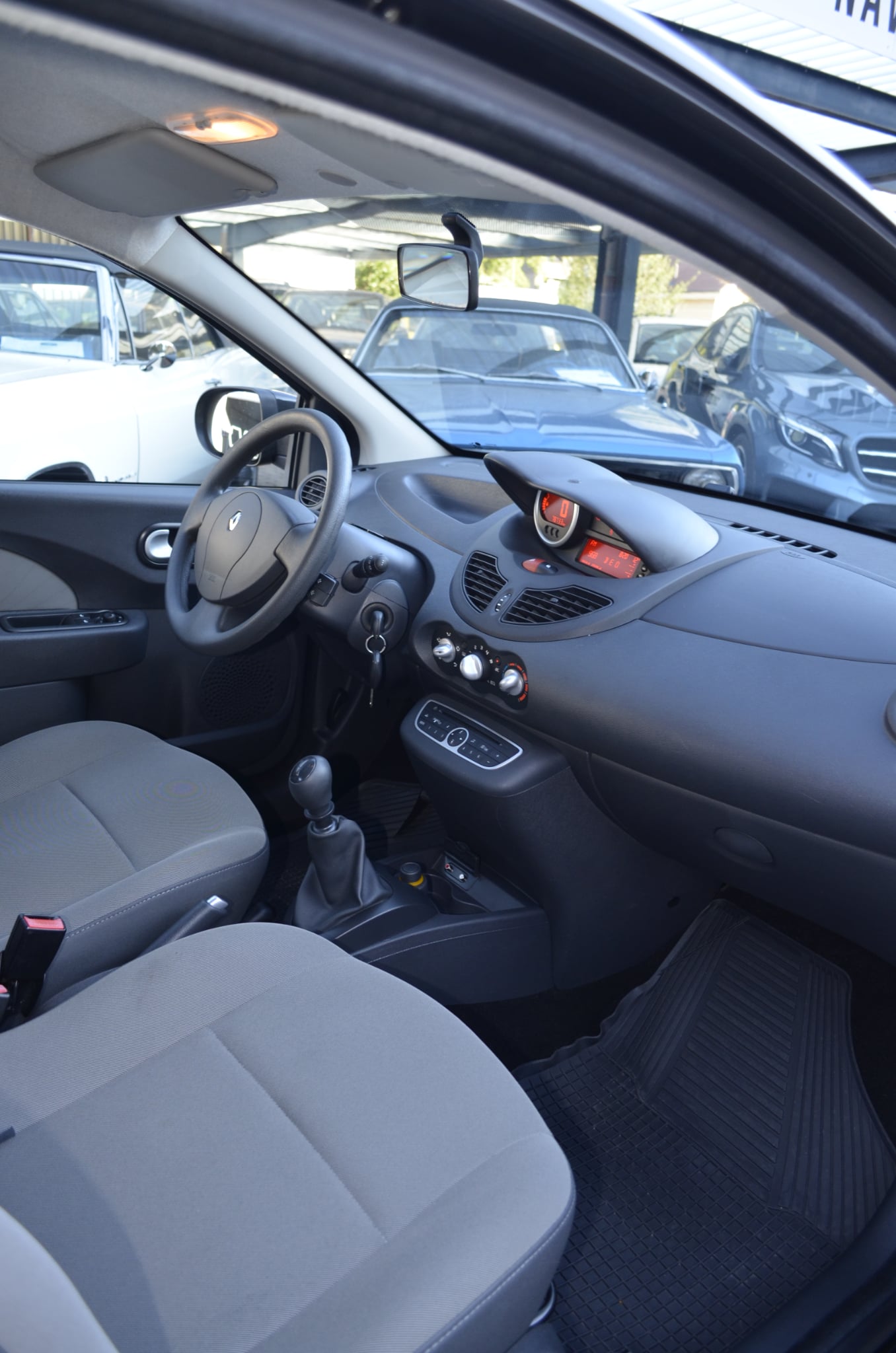 RENAULT Twingo 1.2 16V Expression-image-8