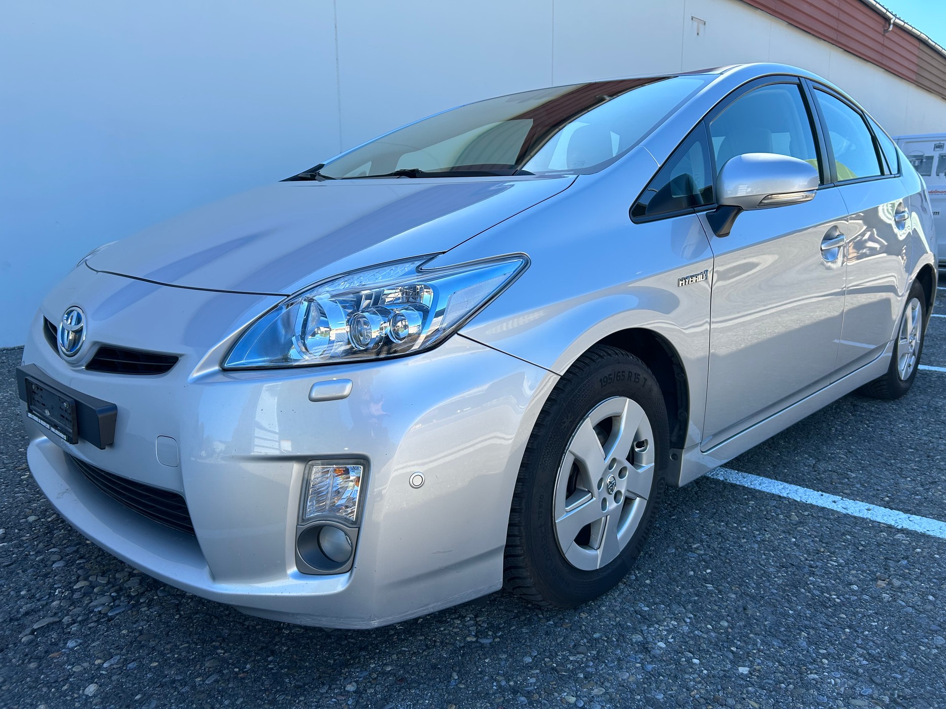 TOYOTA Prius 1.8 16V HSD Sol Premium-showroom-element-1