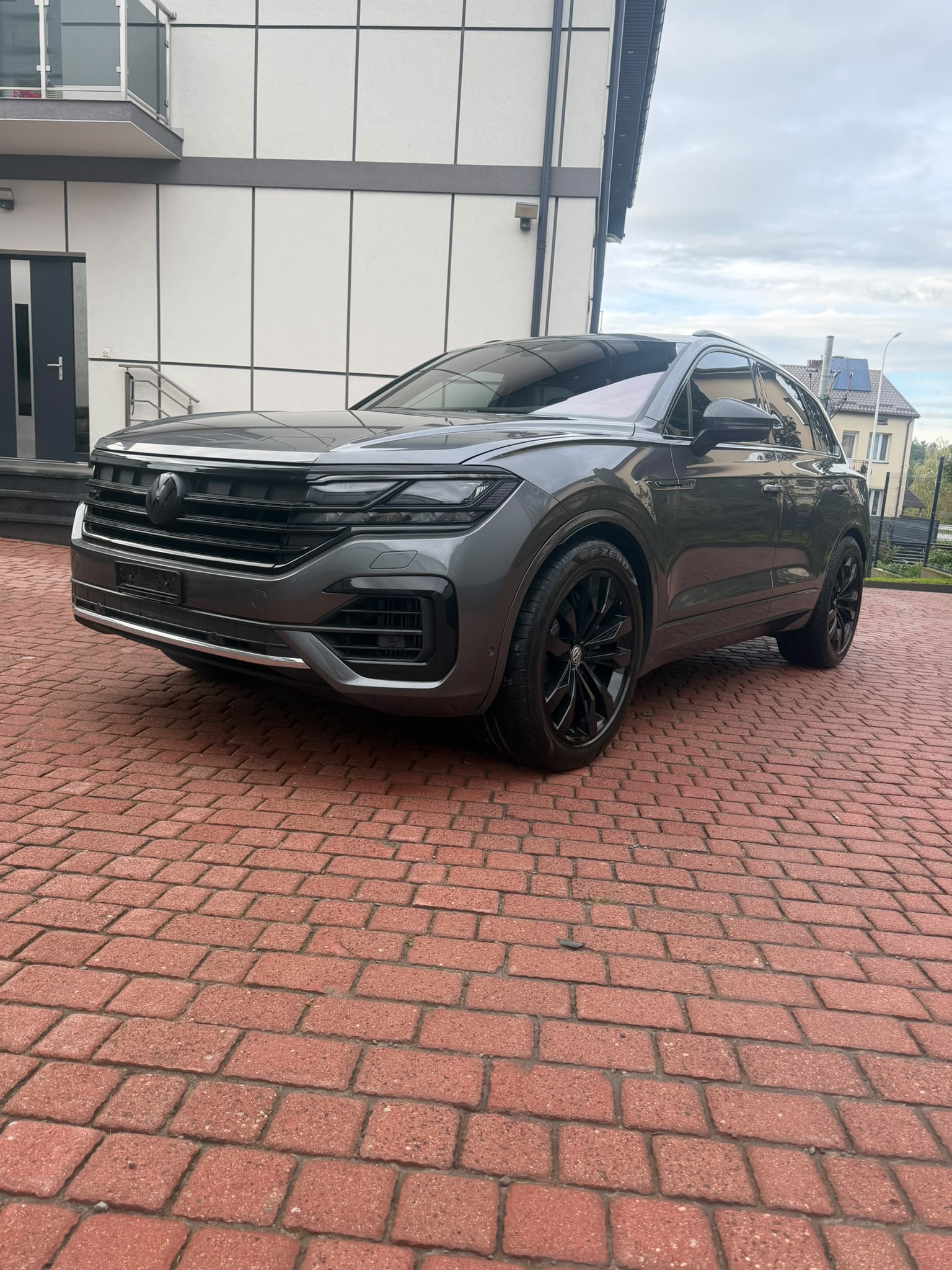 VW Touareg 4.0 V8 TDI R-Line Tiptronic-image-1