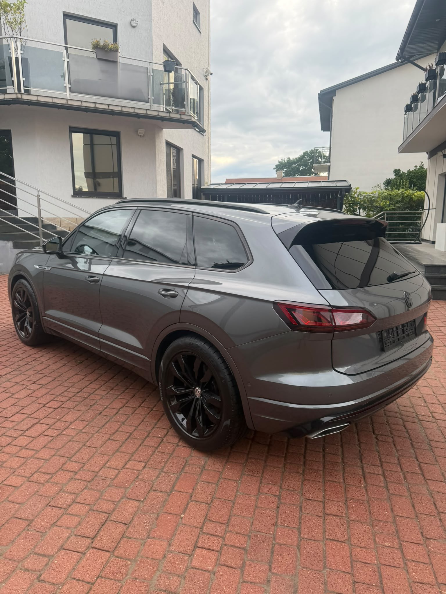 VW Touareg 4.0 V8 TDI R-Line Tiptronic-image-5