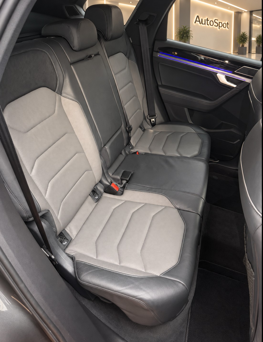 VW Touareg 4.0 V8 TDI R-Line Tiptronic-image-7