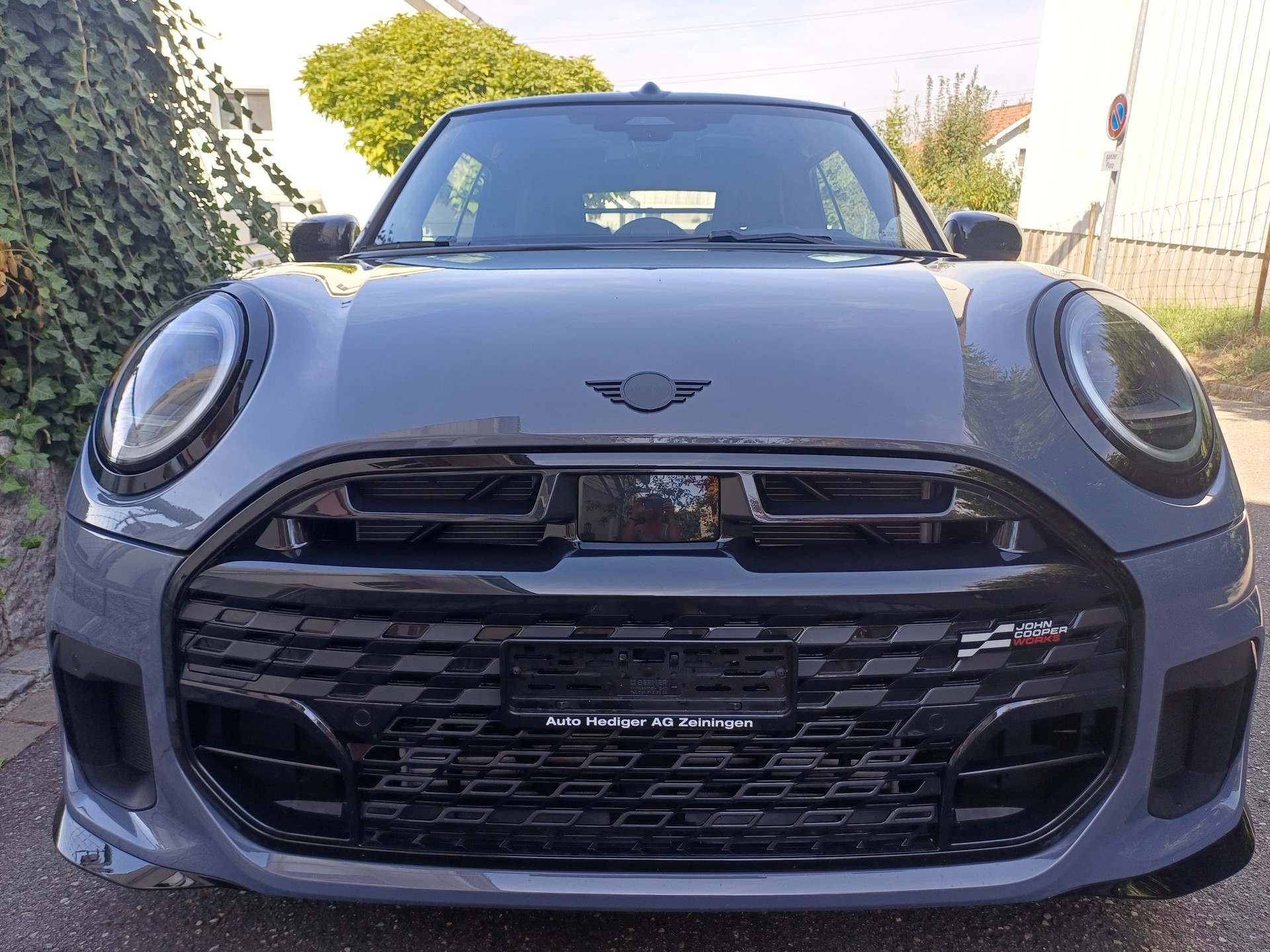 MINI Cooper JCW Trim2.0i SDKG Cabrio-image-2