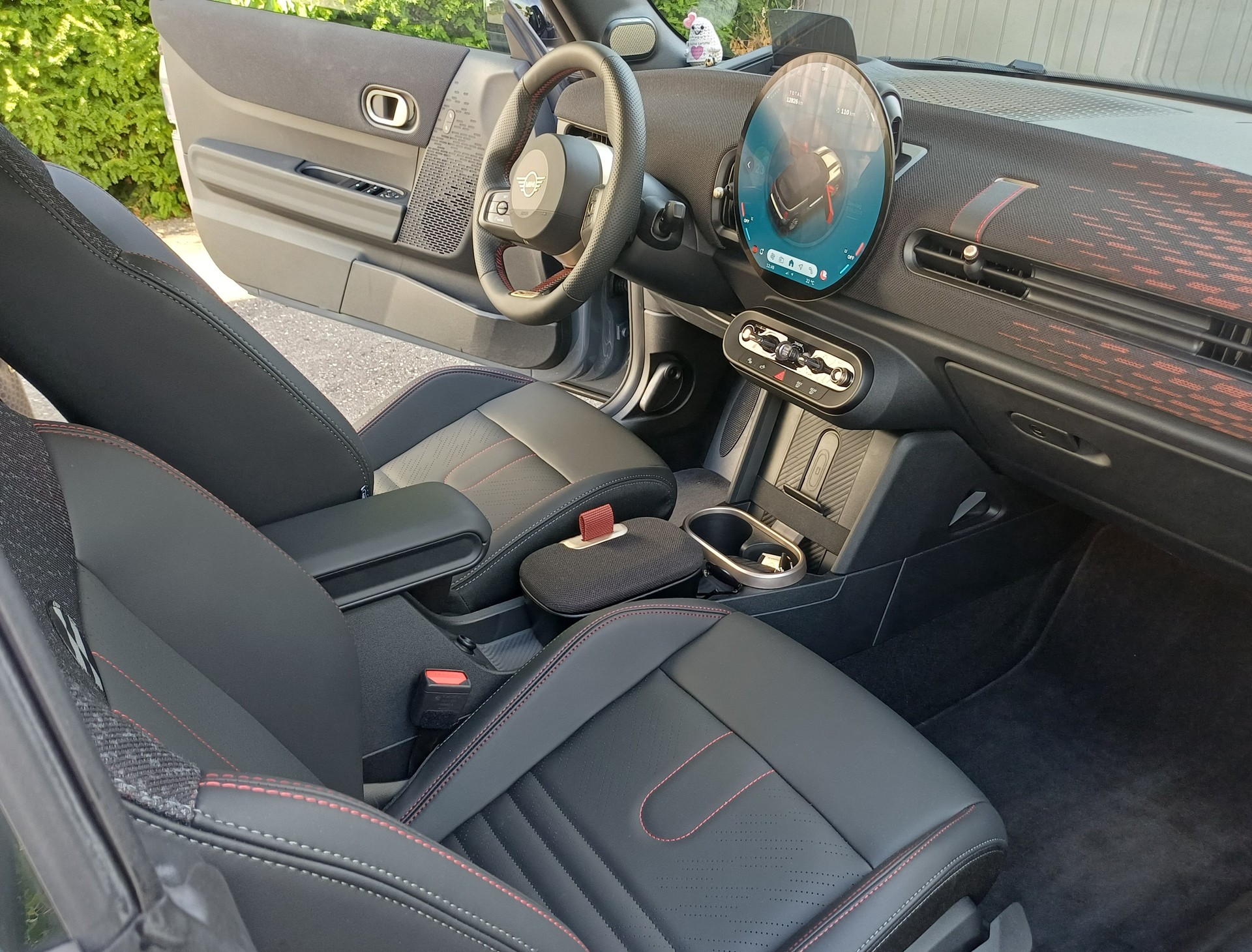 MINI Cooper JCW Trim2.0i SDKG Cabrio-image-4