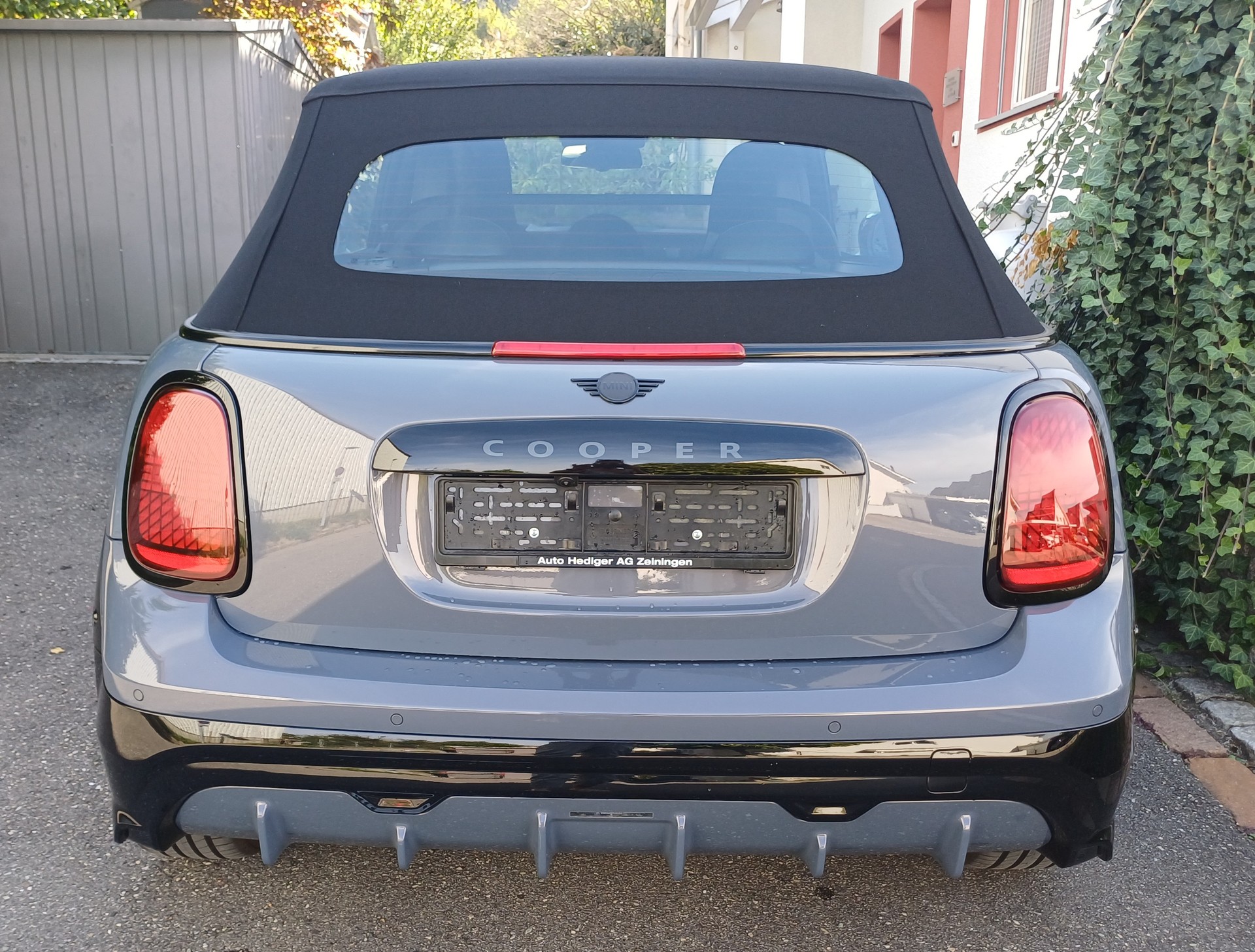 MINI Cooper JCW Trim2.0i SDKG Cabrio-image-1