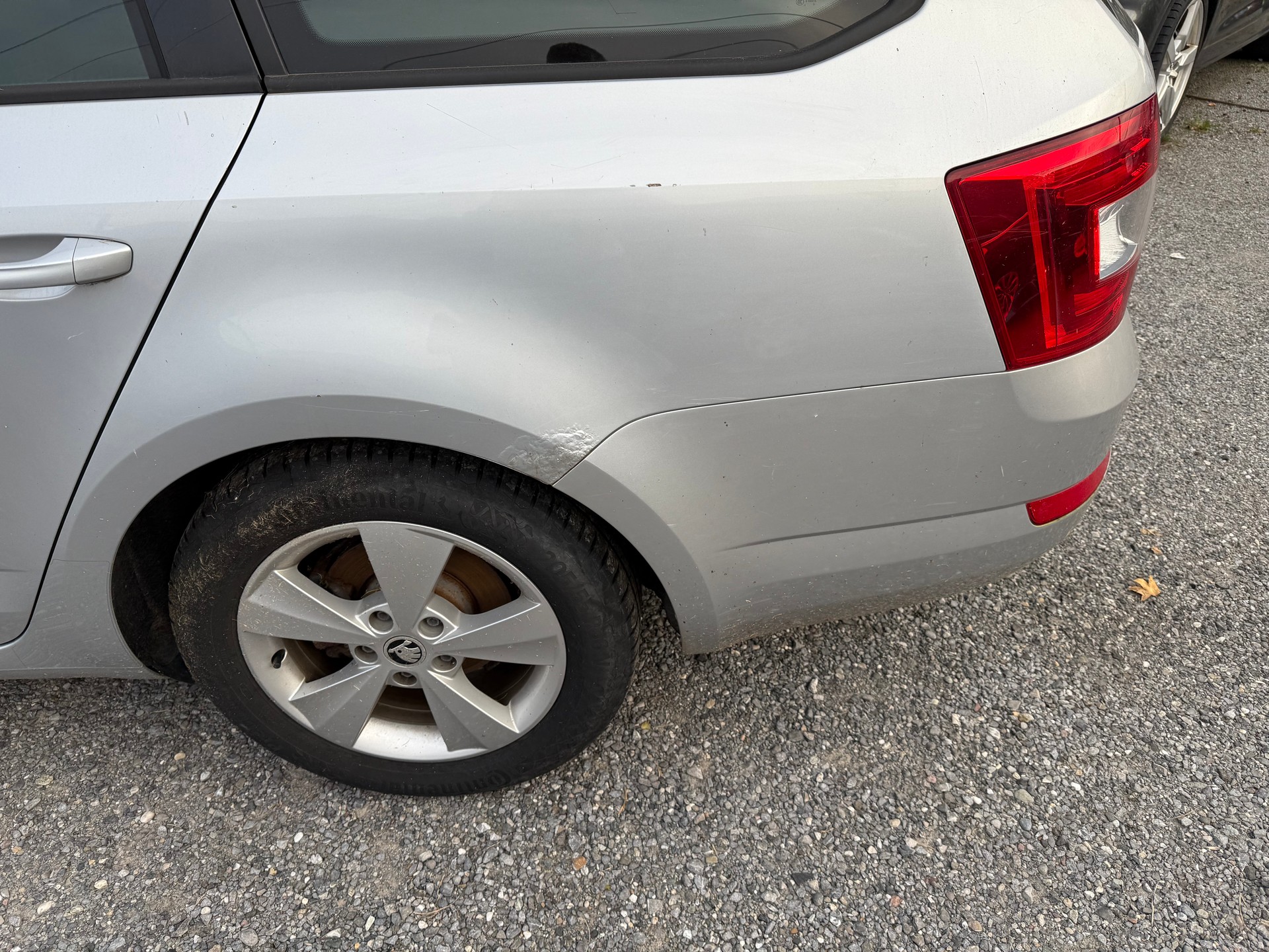 SKODA Octavia Combi 2.0 TDI Elegance 4x4-image-2