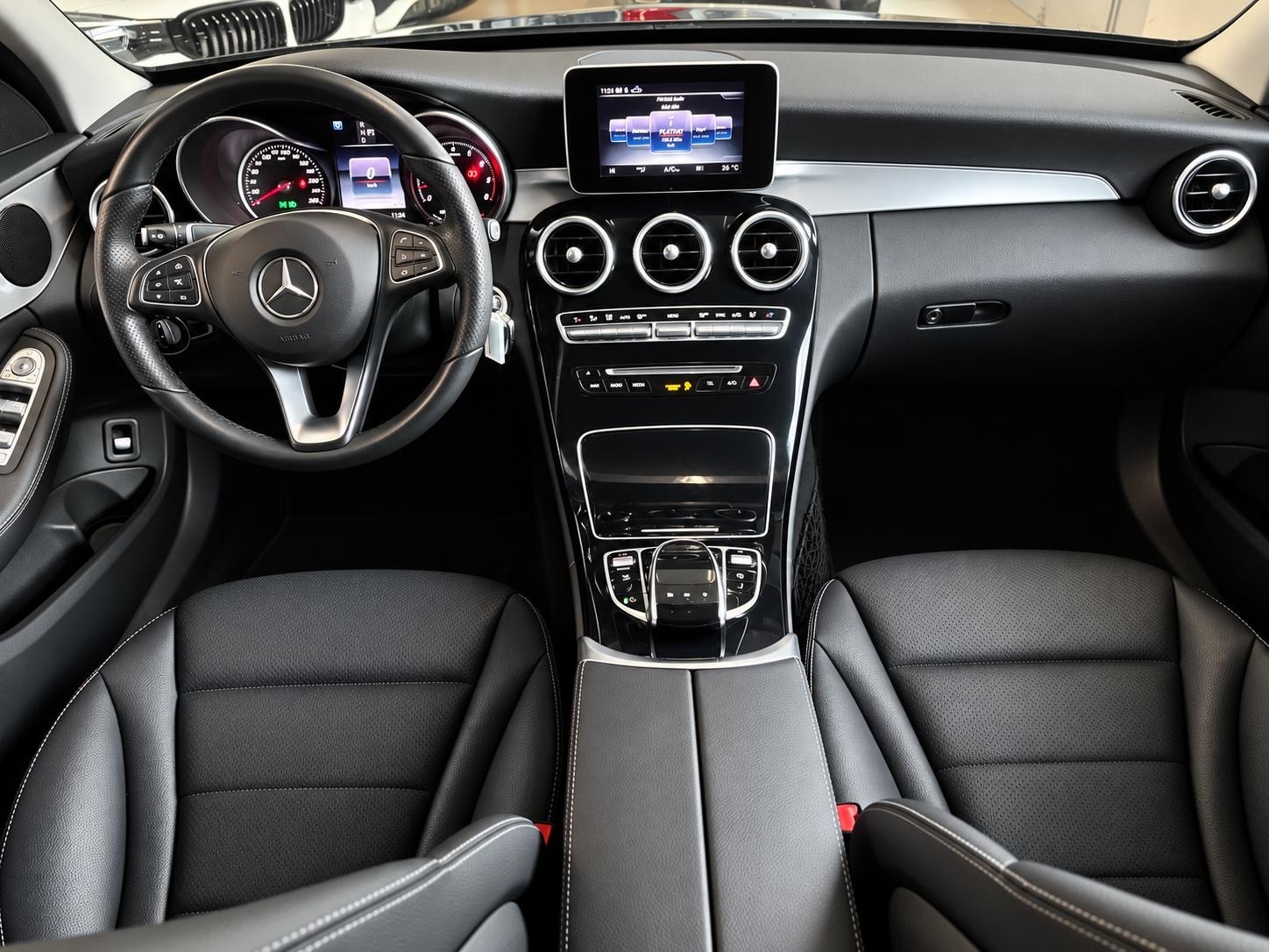 MERCEDES-BENZ C 180 Avantgarde 9G-Tronic-image-12