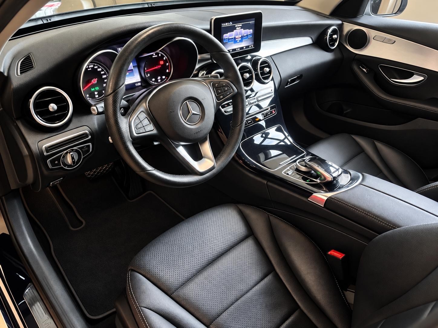 MERCEDES-BENZ C 180 Avantgarde 9G-Tronic-image-11