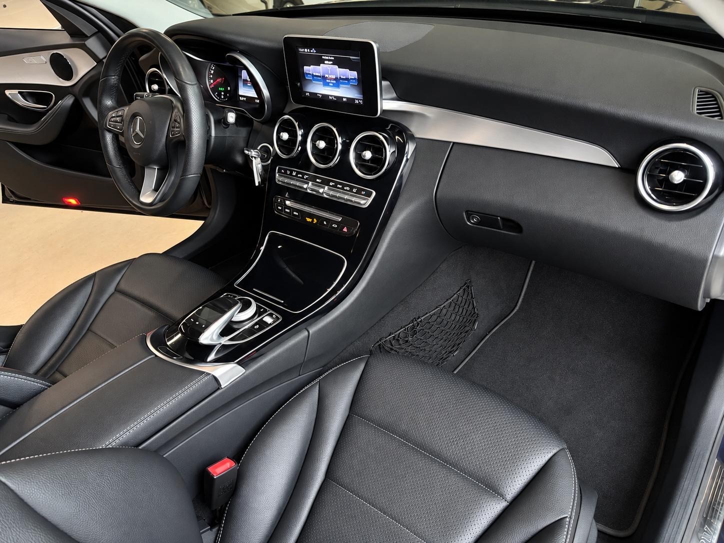 MERCEDES-BENZ C 180 Avantgarde 9G-Tronic-image-10
