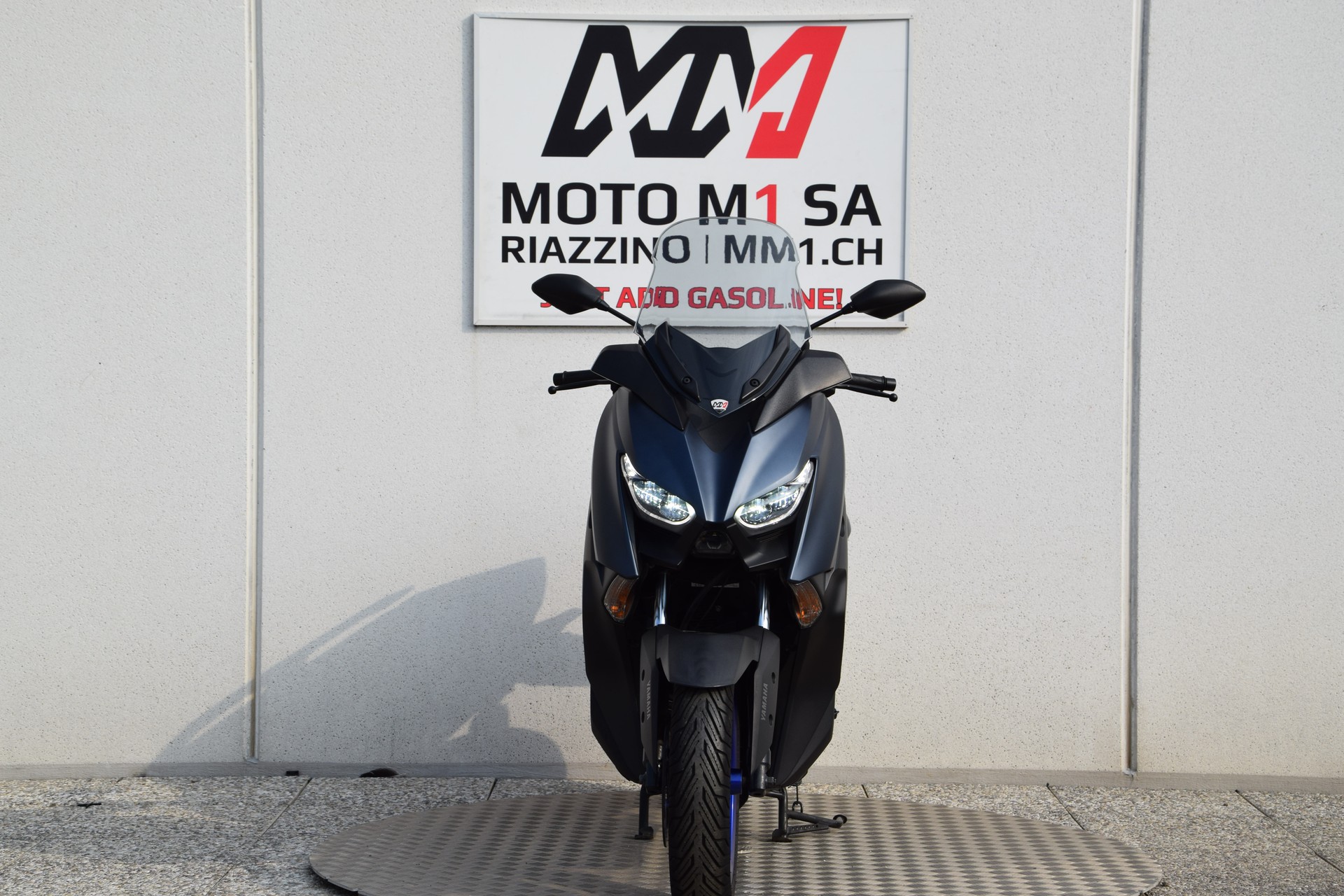 YAMAHA X-Max 300-showroom-element-2