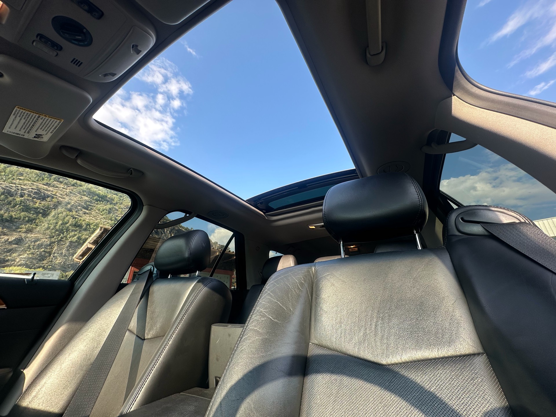 CADILLAC SRX 4.6 V8 Sport Luxury 4WD-image-9