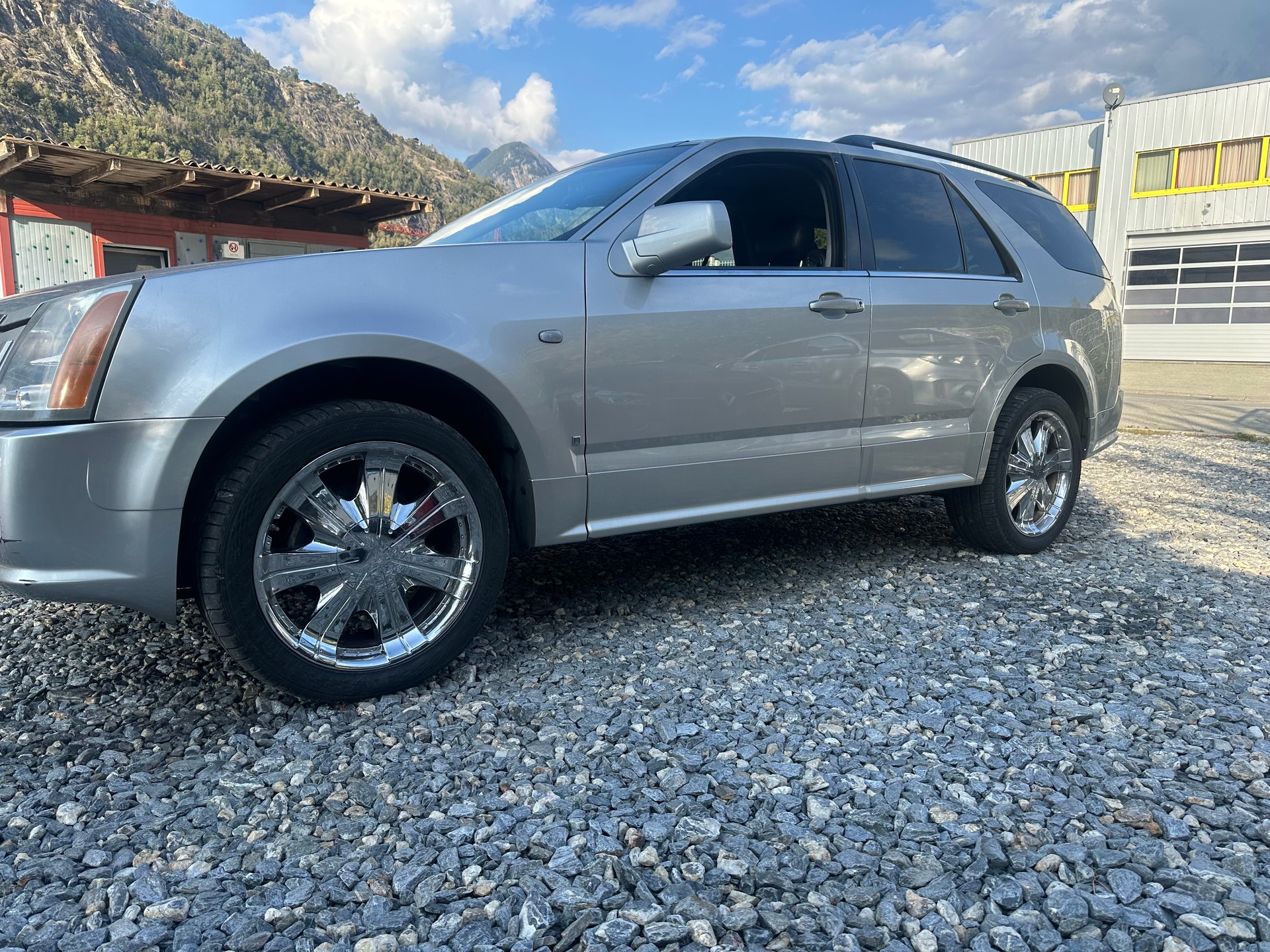 CADILLAC SRX 4.6 V8 Sport Luxury 4WD-image-3